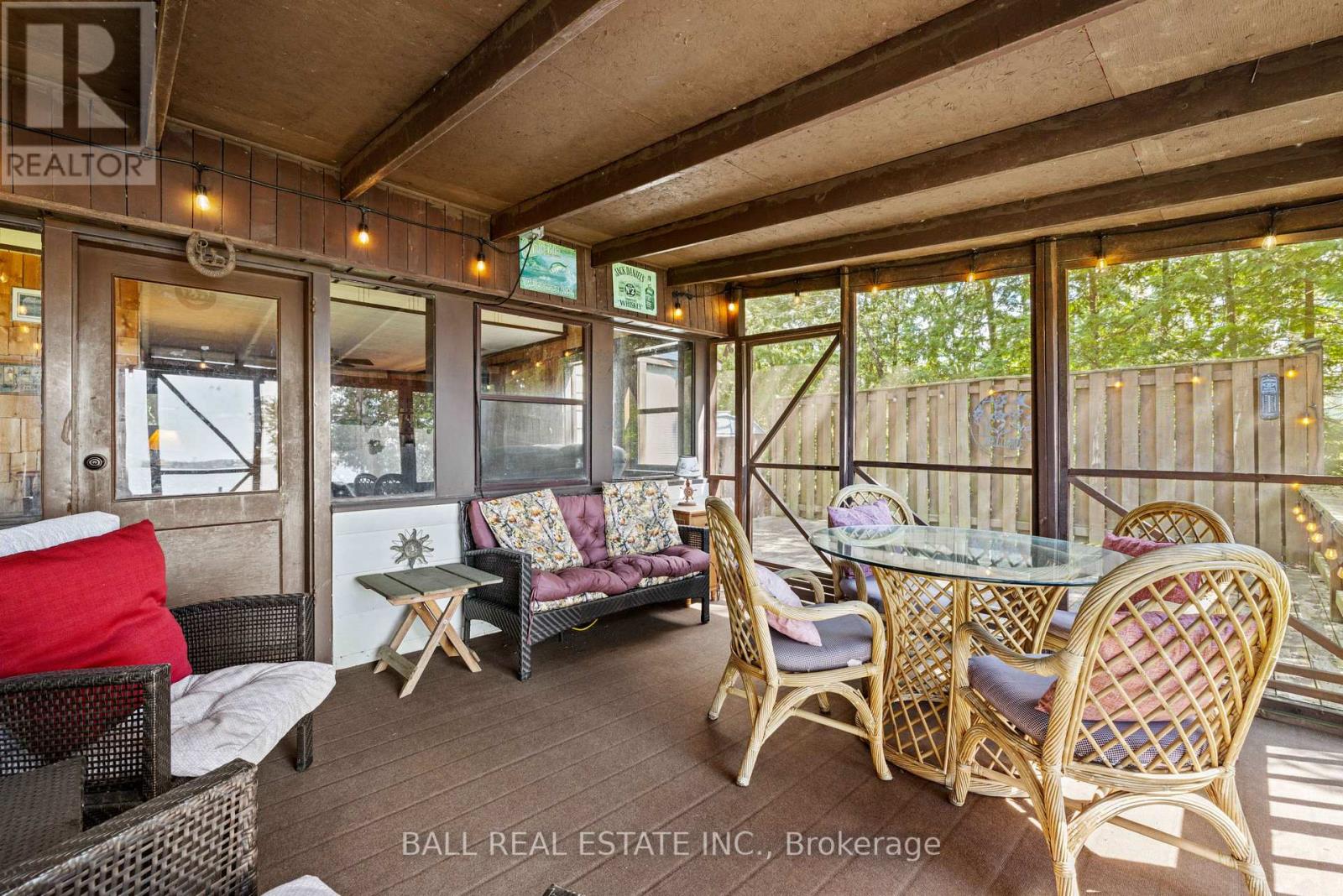 53 Rustic Bay Street, Kawartha Lakes (Lindsay), Ontario  K9V 4R6 - Photo 17 - X12136823