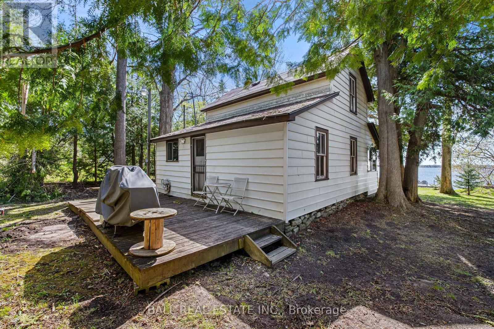 53 Rustic Bay Street, Kawartha Lakes (Lindsay), Ontario  K9V 4R6 - Photo 2 - X12136823