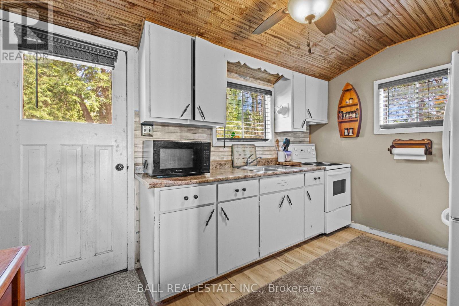 53 Rustic Bay Street, Kawartha Lakes (Lindsay), Ontario  K9V 4R6 - Photo 37 - X12136823