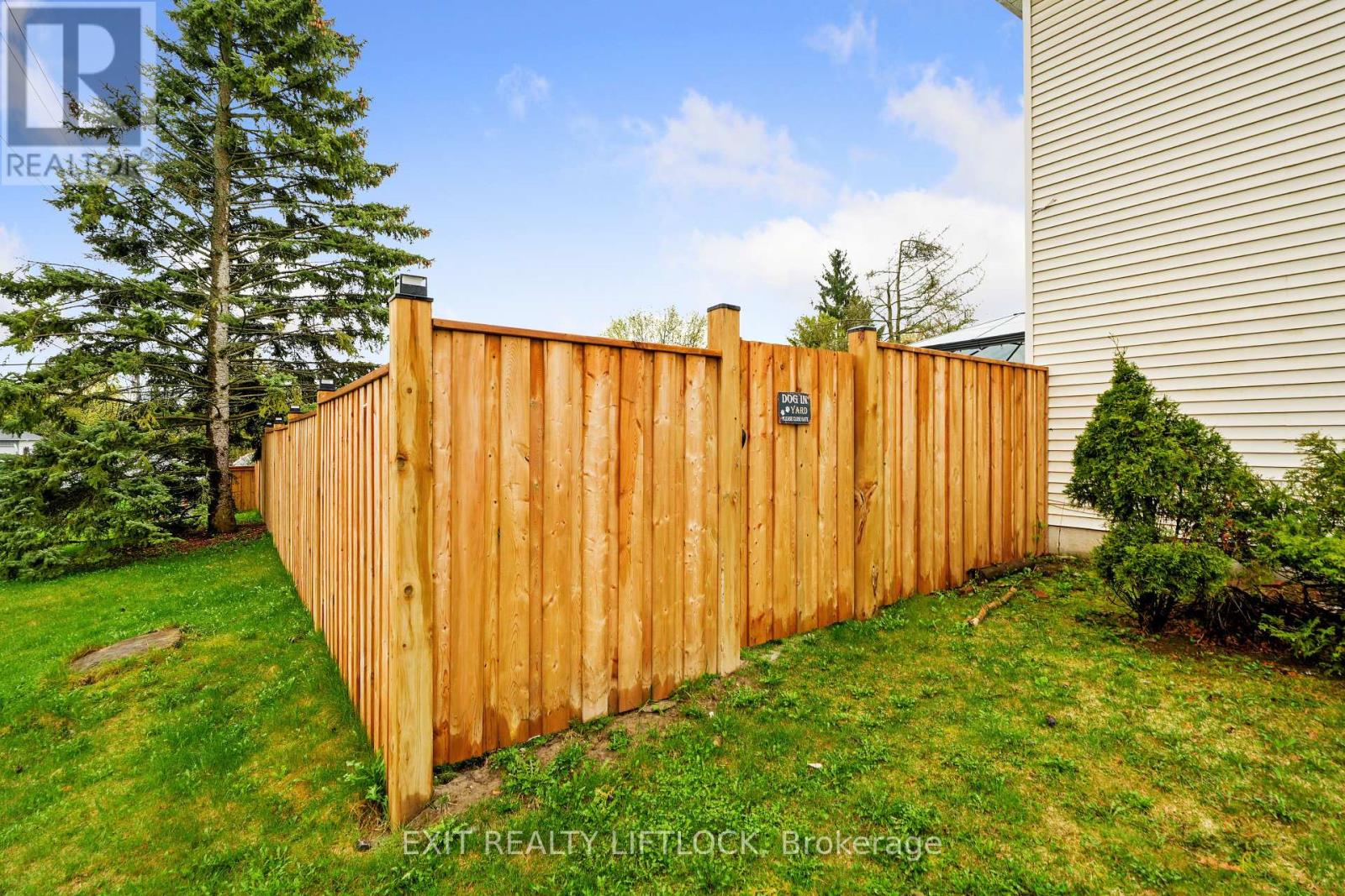 36 Kawartha Heights Boulevard, Peterborough West (Central), Ontario  K9J 8B3 - Photo 10 - X12136865