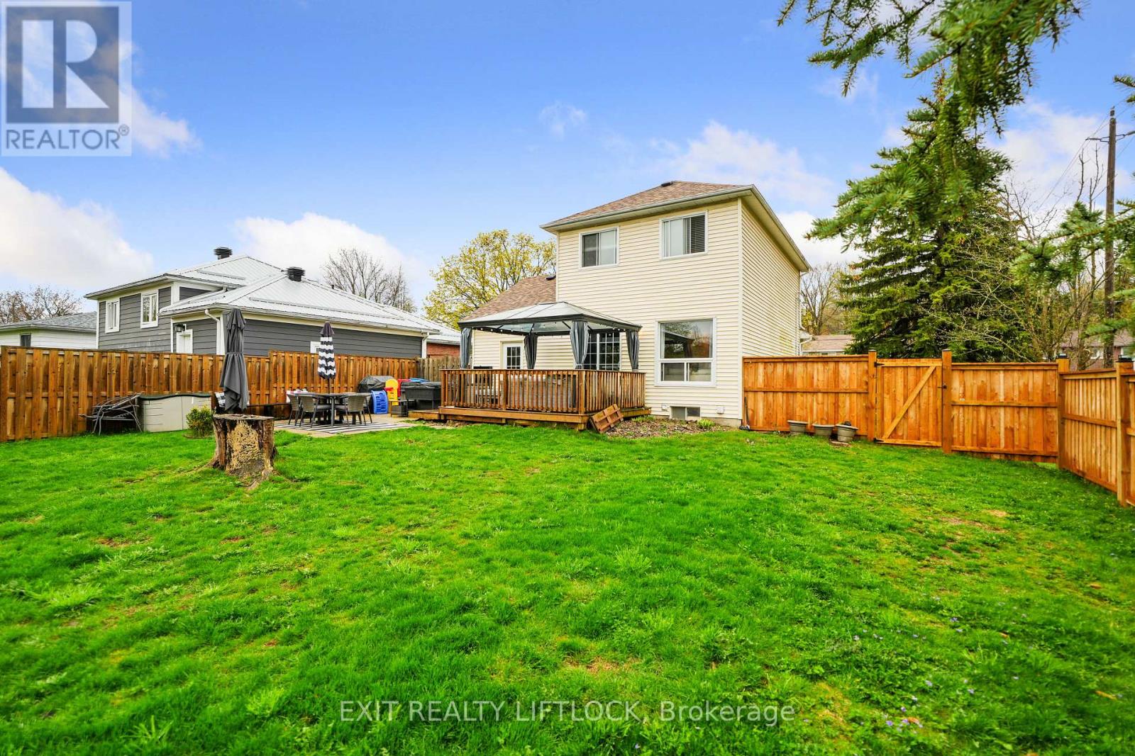 36 Kawartha Heights Boulevard, Peterborough West (Central), Ontario  K9J 8B3 - Photo 12 - X12136865