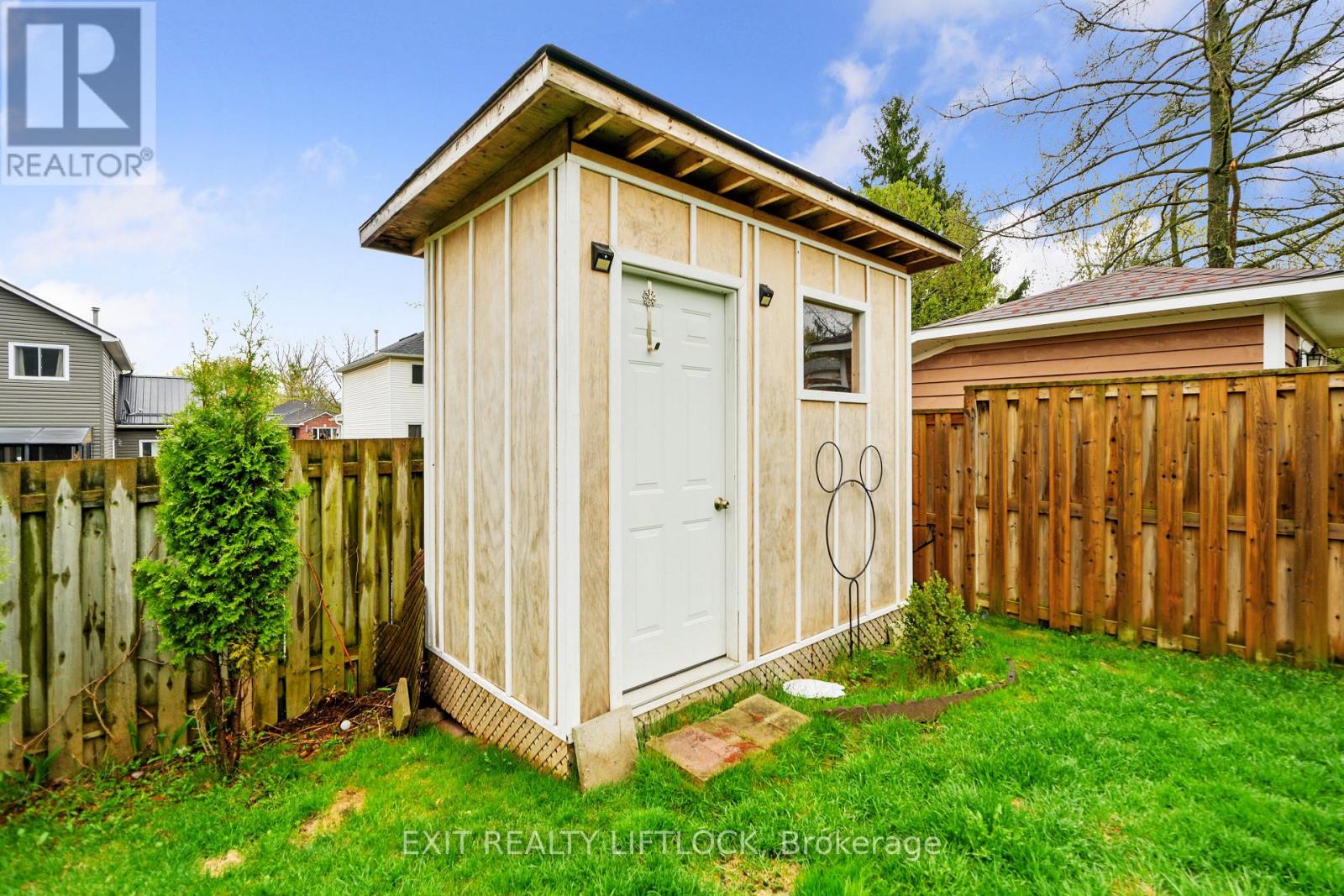 36 Kawartha Heights Boulevard, Peterborough West (Central), Ontario  K9J 8B3 - Photo 14 - X12136865