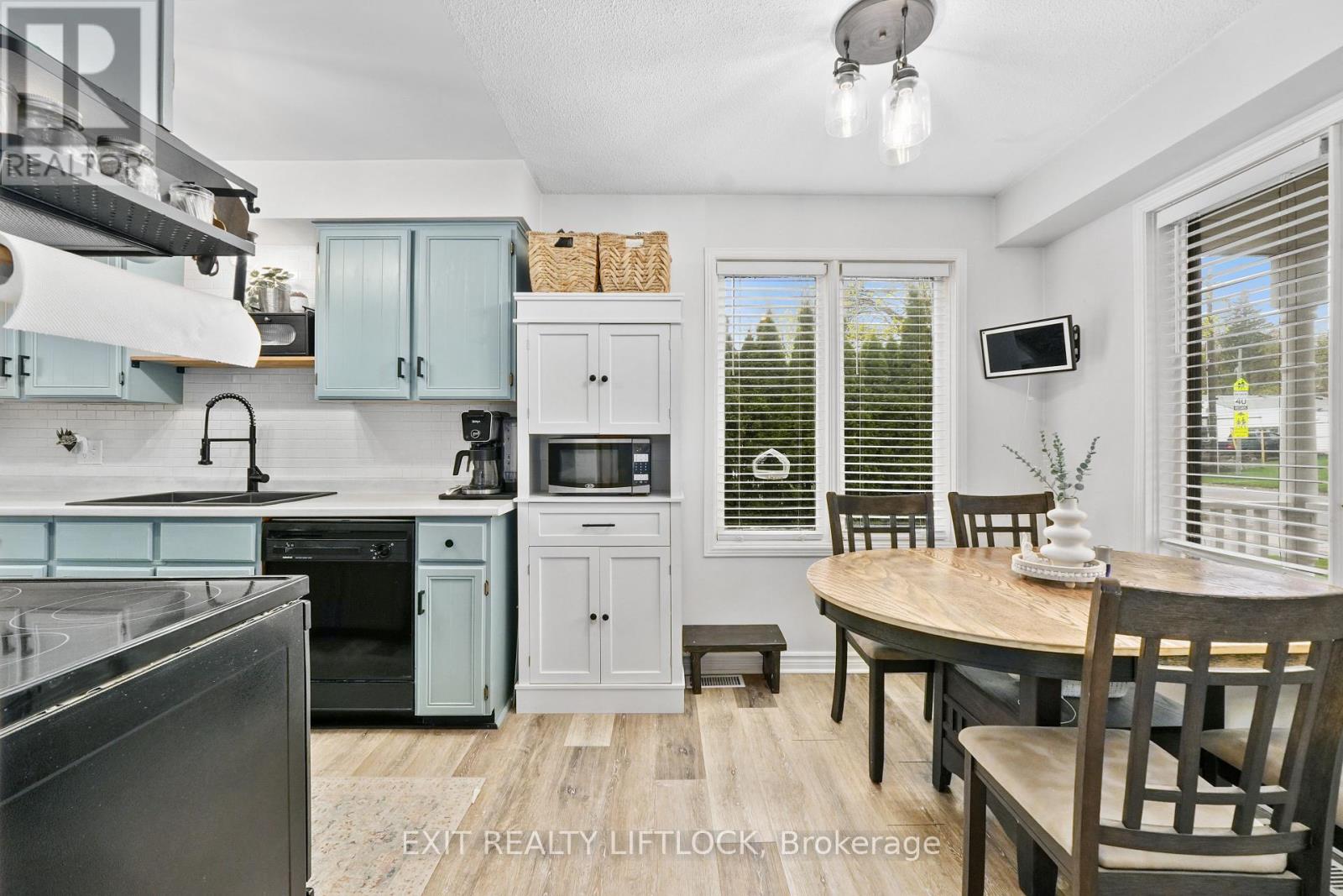 36 Kawartha Heights Boulevard, Peterborough West (Central), Ontario  K9J 8B3 - Photo 25 - X12136865
