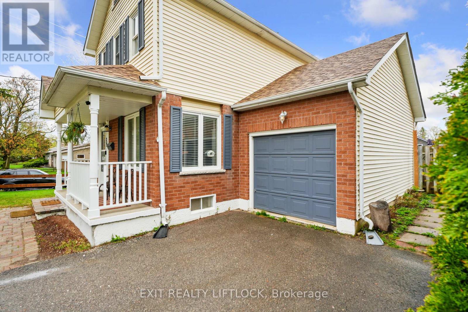 36 Kawartha Heights Boulevard, Peterborough West (Central), Ontario  K9J 8B3 - Photo 5 - X12136865