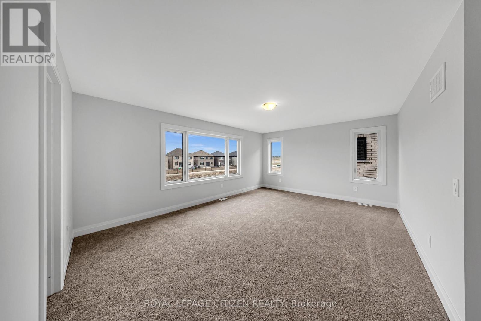 21 Walters Street, Kawartha Lakes (Lindsay), Ontario  K9V 0S2 - Photo 14 - X12136542