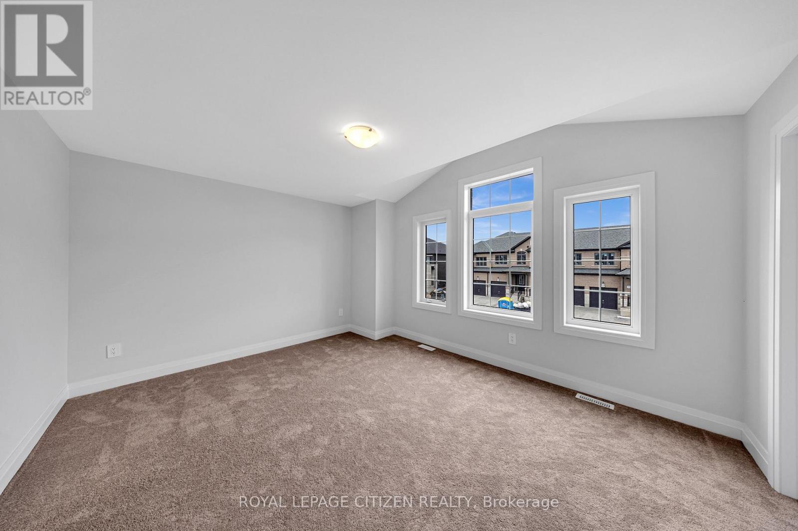 21 Walters Street, Kawartha Lakes (Lindsay), Ontario  K9V 0S2 - Photo 24 - X12136542