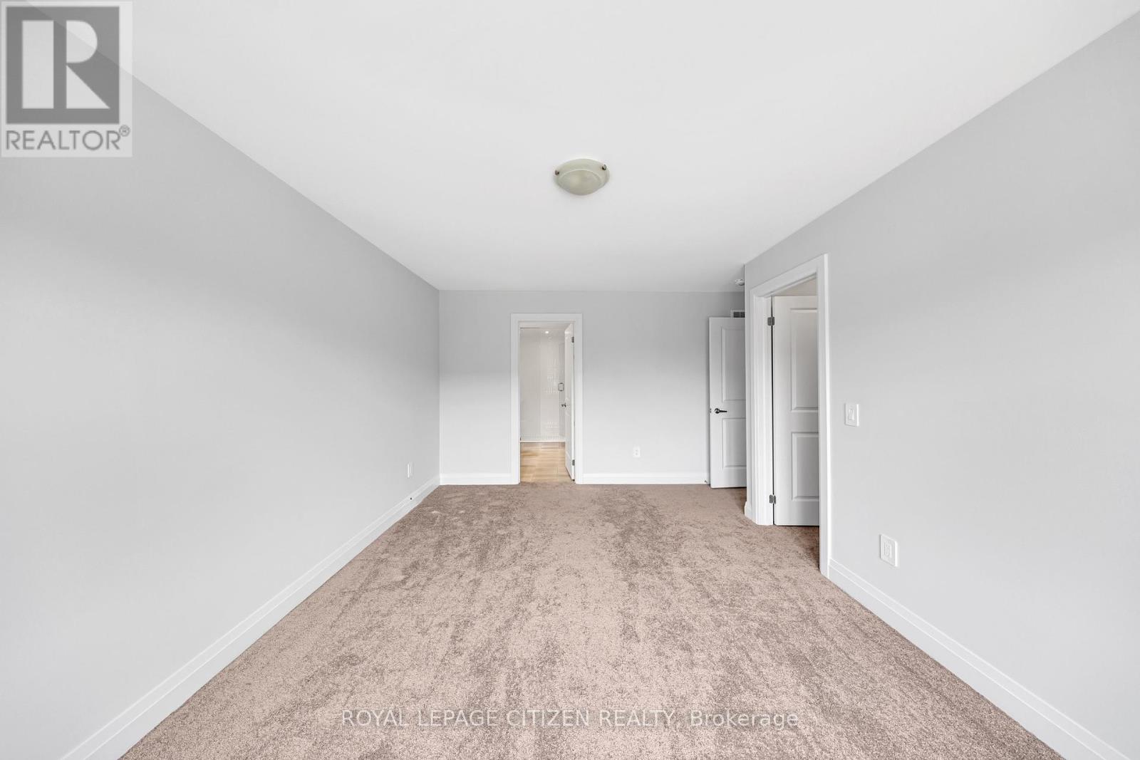 21 Walters Street, Kawartha Lakes (Lindsay), Ontario  K9V 0S2 - Photo 25 - X12136542