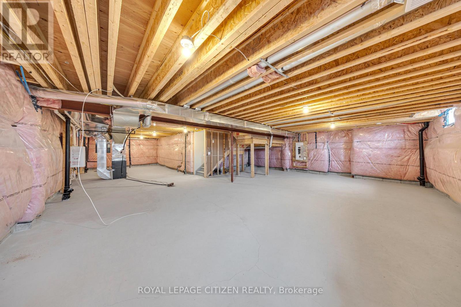 21 Walters Street, Kawartha Lakes (Lindsay), Ontario  K9V 0S2 - Photo 30 - X12136542