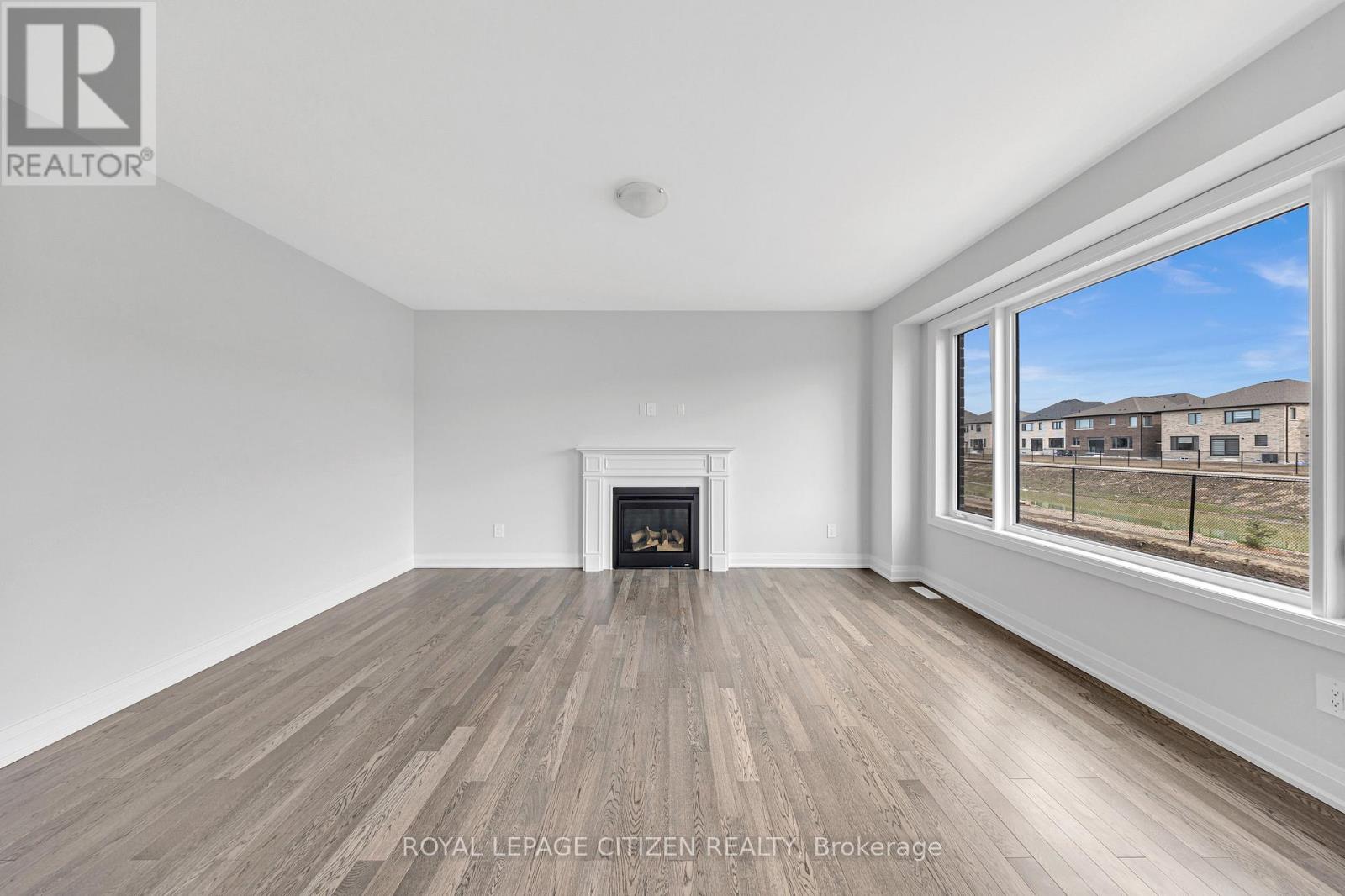 21 Walters Street, Kawartha Lakes (Lindsay), Ontario  K9V 0S2 - Photo 8 - X12136542