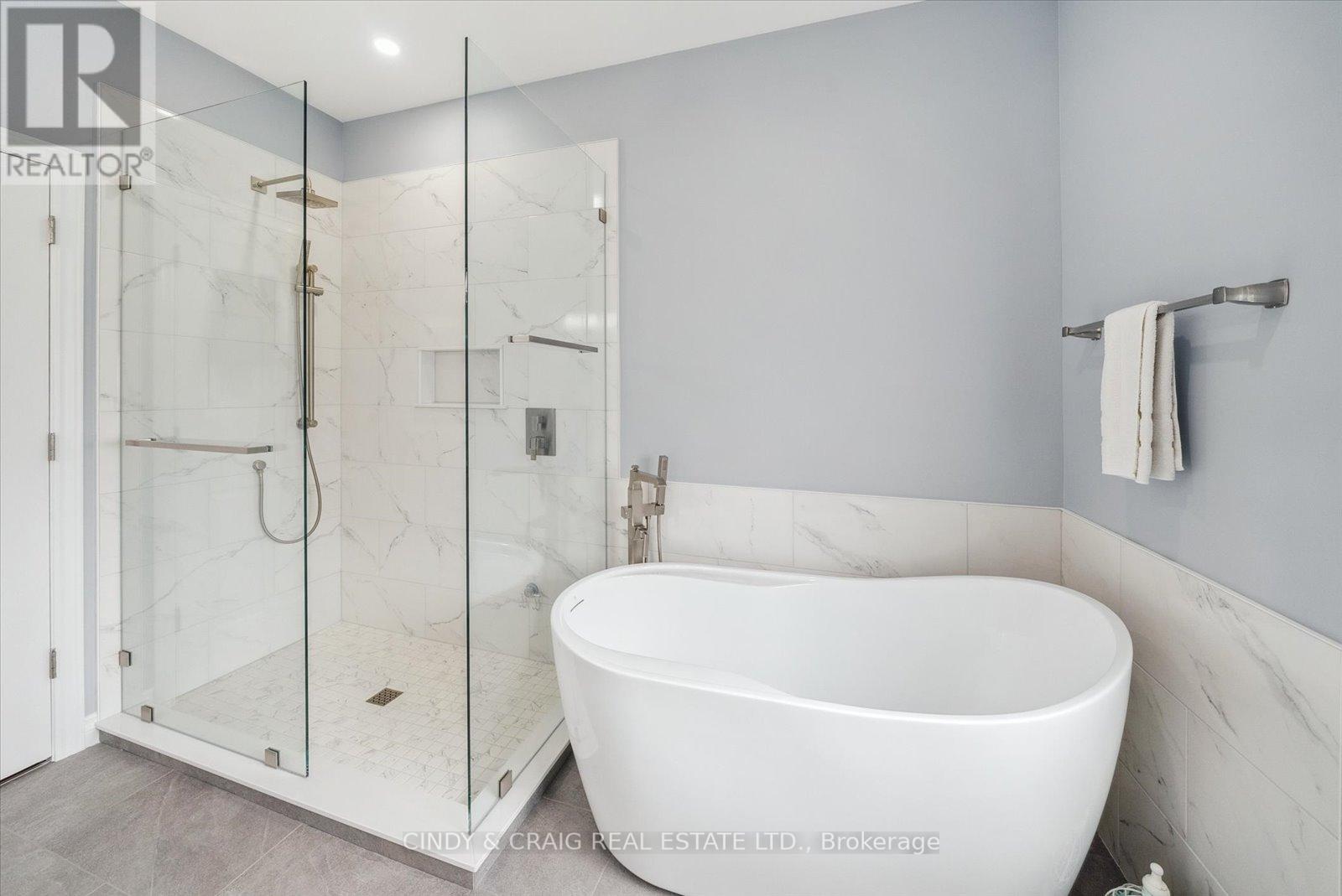 43 Applewood Drive, Trent Hills (Campbellford), Ontario  K0L 1L0 - Photo 10 - X12136559