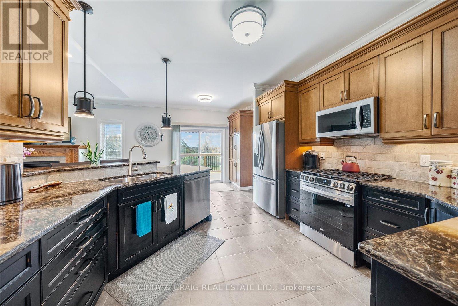 43 Applewood Drive, Trent Hills (Campbellford), Ontario  K0L 1L0 - Photo 5 - X12136559