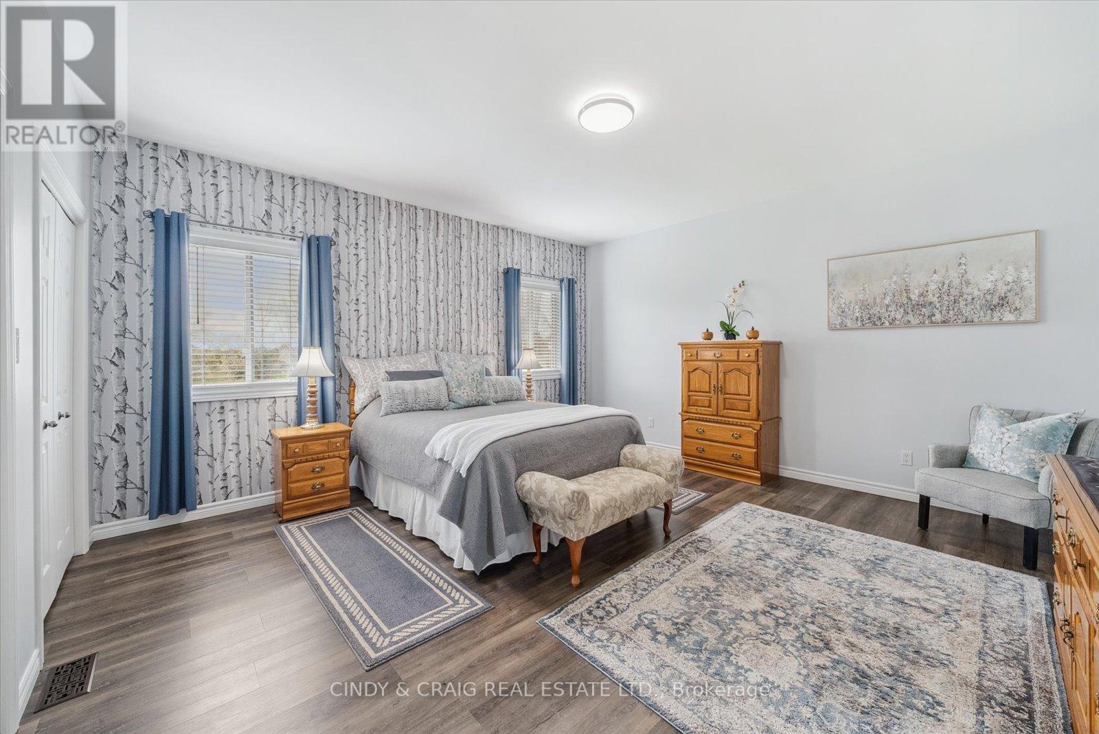 43 Applewood Drive, Trent Hills (Campbellford), Ontario  K0L 1L0 - Photo 8 - X12136559