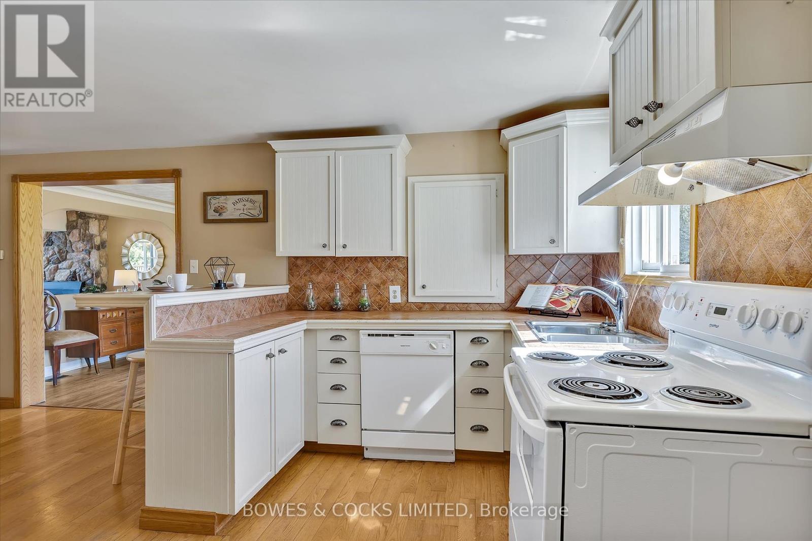 525 Gault Road, Smith-Ennismore-Lakefield, Ontario  K0L 1T0 - Photo 10 - X12136965