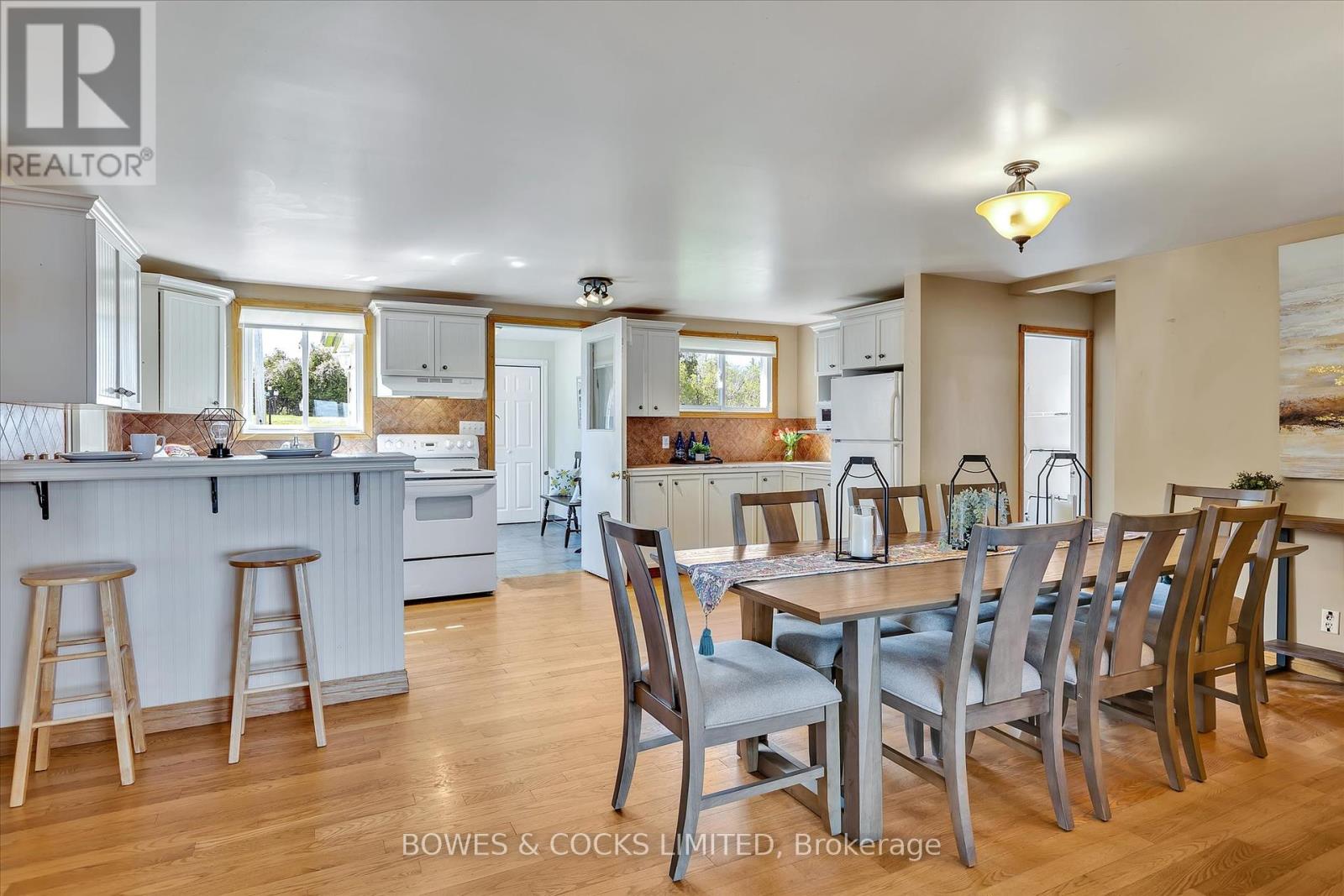 525 Gault Road, Smith-Ennismore-Lakefield, Ontario  K0L 1T0 - Photo 8 - X12136965