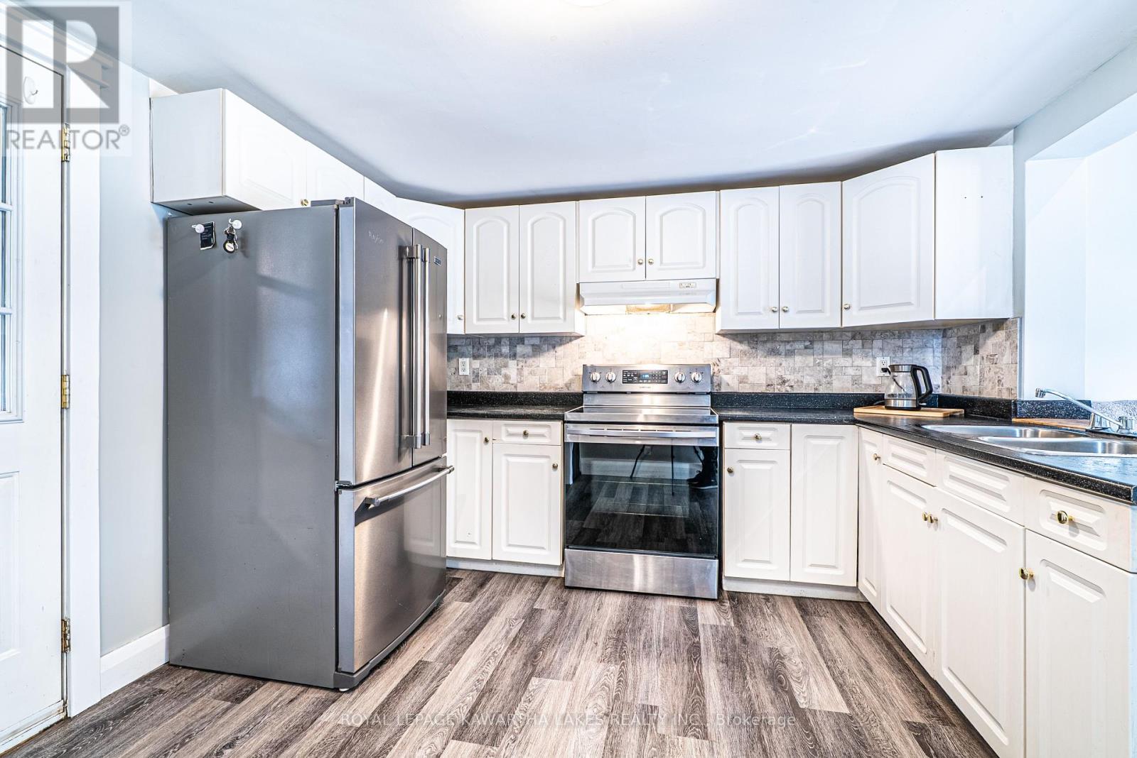 68 Ridout Street, Kawartha Lakes (Lindsay), Ontario  K9V 2B8 - Photo 11 - X12137233