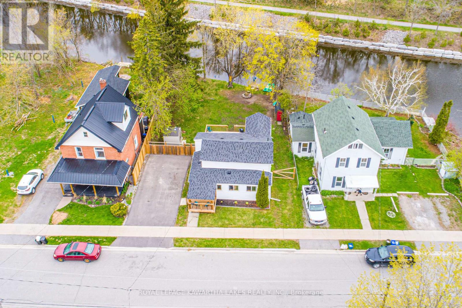 68 Ridout Street, Kawartha Lakes (Lindsay), Ontario  K9V 2B8 - Photo 2 - X12137233