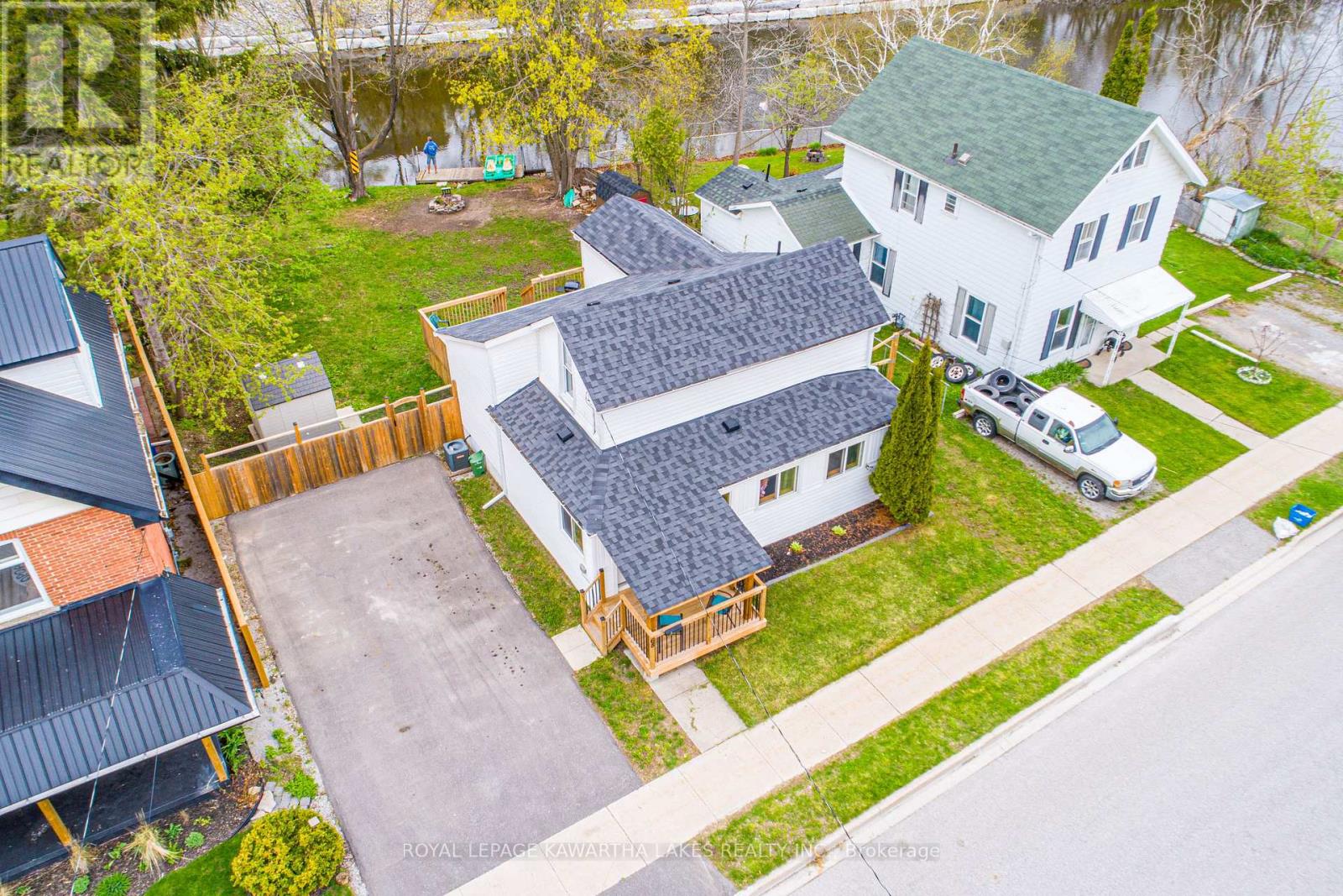 68 Ridout Street, Kawartha Lakes (Lindsay), Ontario  K9V 2B8 - Photo 4 - X12137233