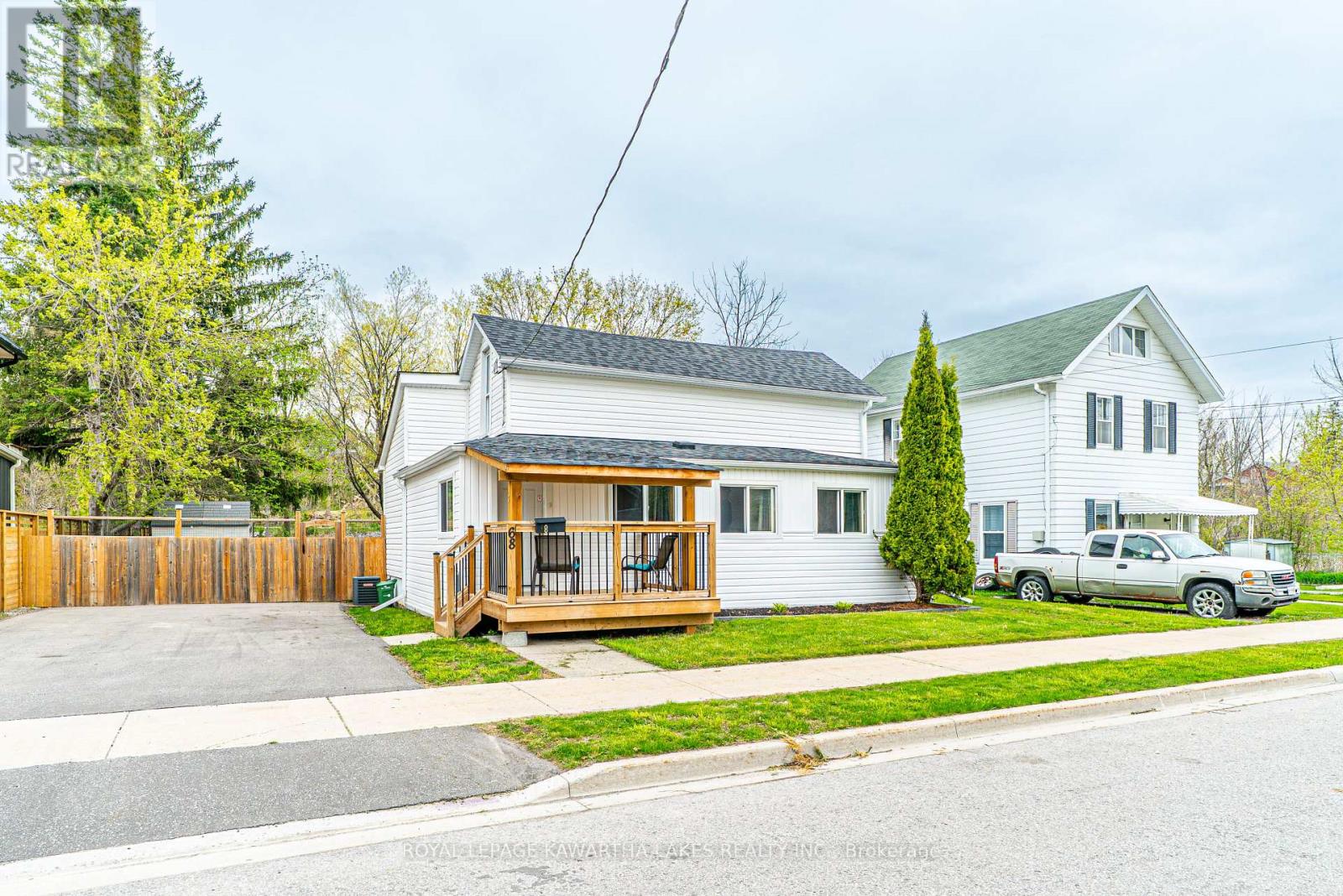 68 Ridout Street, Kawartha Lakes (Lindsay), Ontario  K9V 2B8 - Photo 6 - X12137233