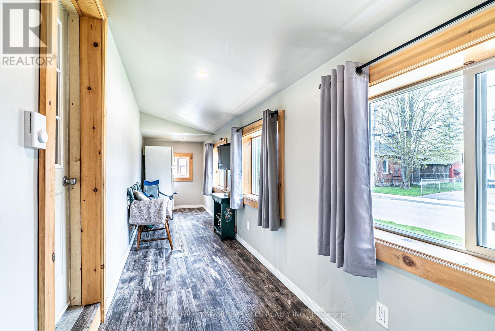 68 Ridout Street, Kawartha Lakes (Lindsay), Ontario  K9V 2B8 - Photo 9 - X12137233
