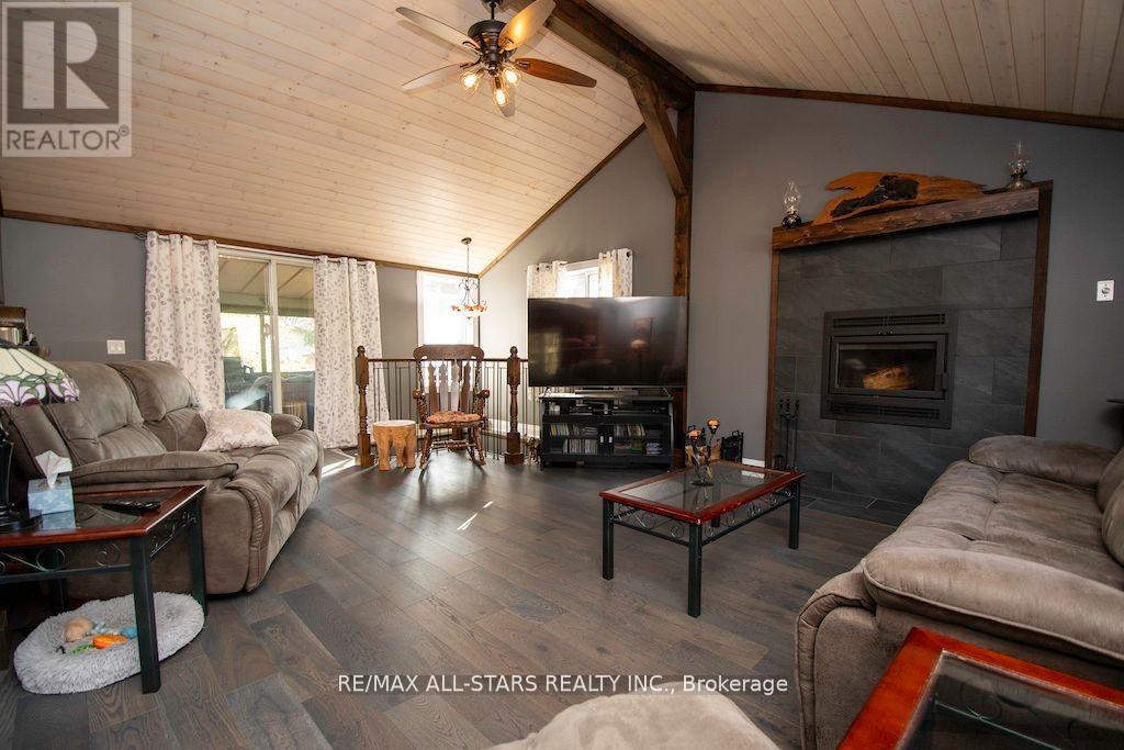 20 Mccreedie Street, Kawartha Lakes (Lindsay), Ontario  K9V 4R1 - Photo 14 - X12137172