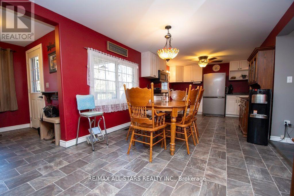 20 Mccreedie Street, Kawartha Lakes (Lindsay), Ontario  K9V 4R1 - Photo 7 - X12137172