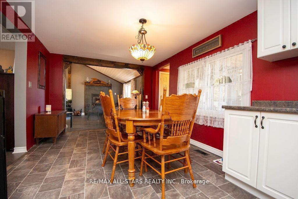 20 Mccreedie Street, Kawartha Lakes (Lindsay), Ontario  K9V 4R1 - Photo 8 - X12137172