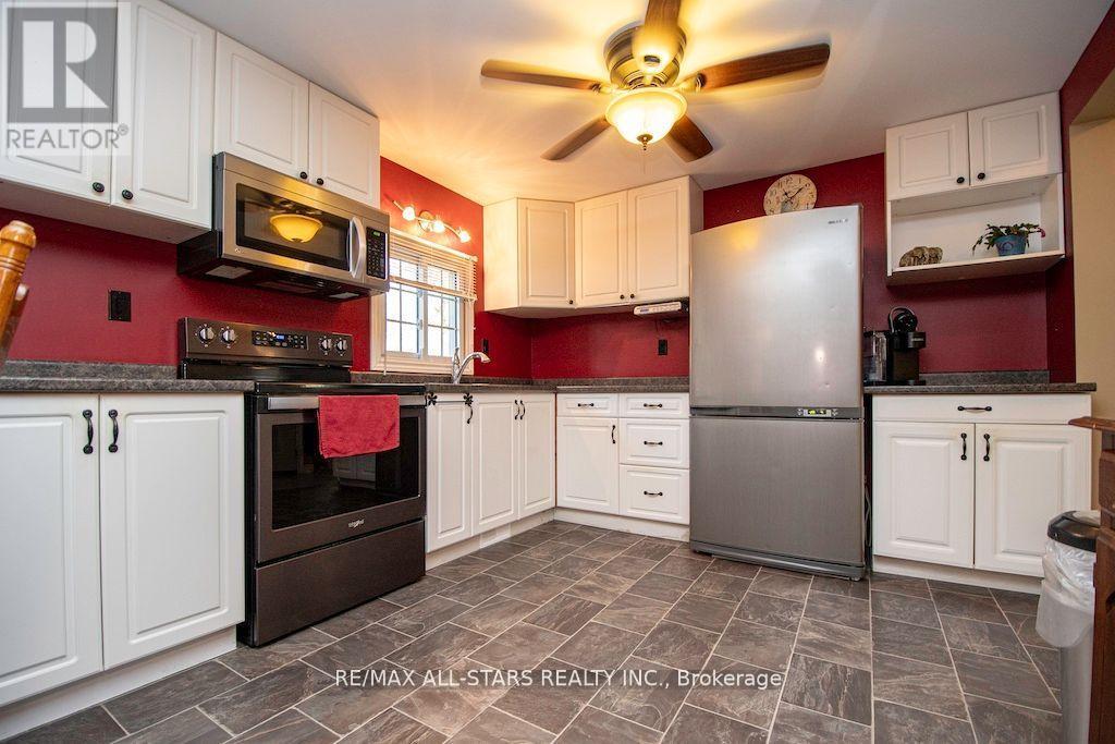 20 Mccreedie Street, Kawartha Lakes (Lindsay), Ontario  K9V 4R1 - Photo 9 - X12137172