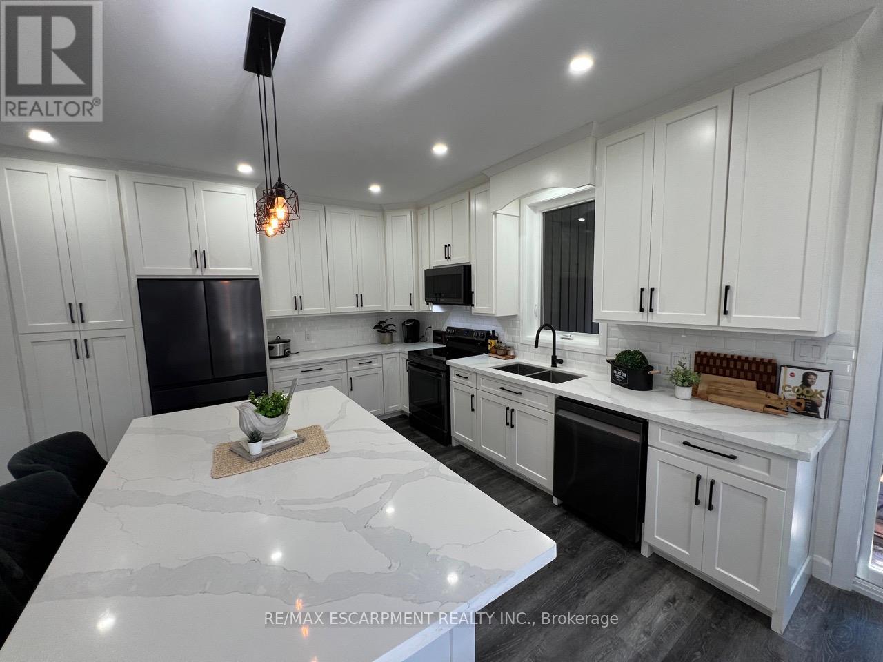 12407 County Road 503, Highlands East (Glamorgan), Ontario  K0L 2Y0 - Photo 5 - X12137070