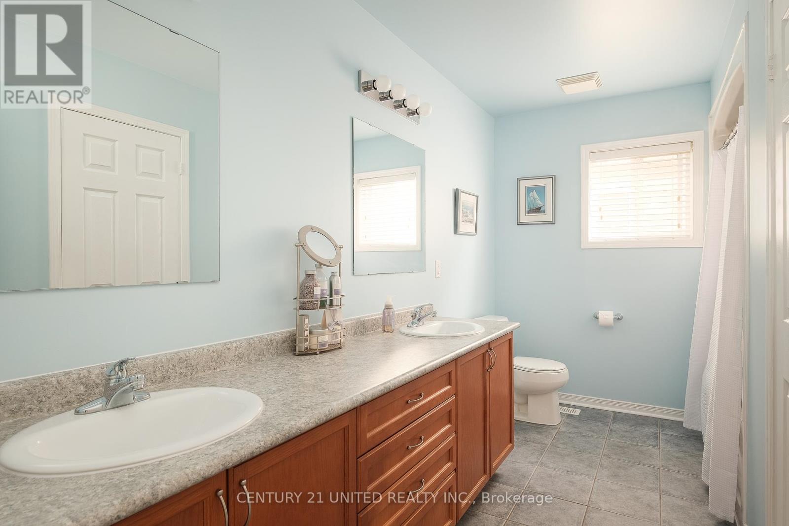 1403 Ireland Drive, Peterborough West (North), Ontario  K9K 0A7 - Photo 10 - X12137384