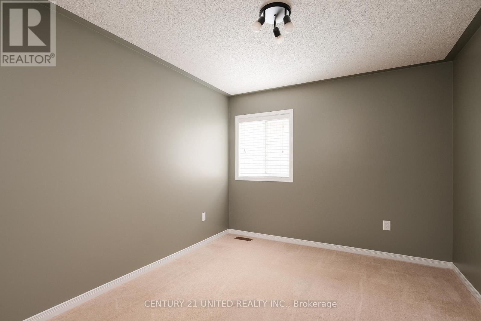 1403 Ireland Drive, Peterborough West (North), Ontario  K9K 0A7 - Photo 13 - X12137384