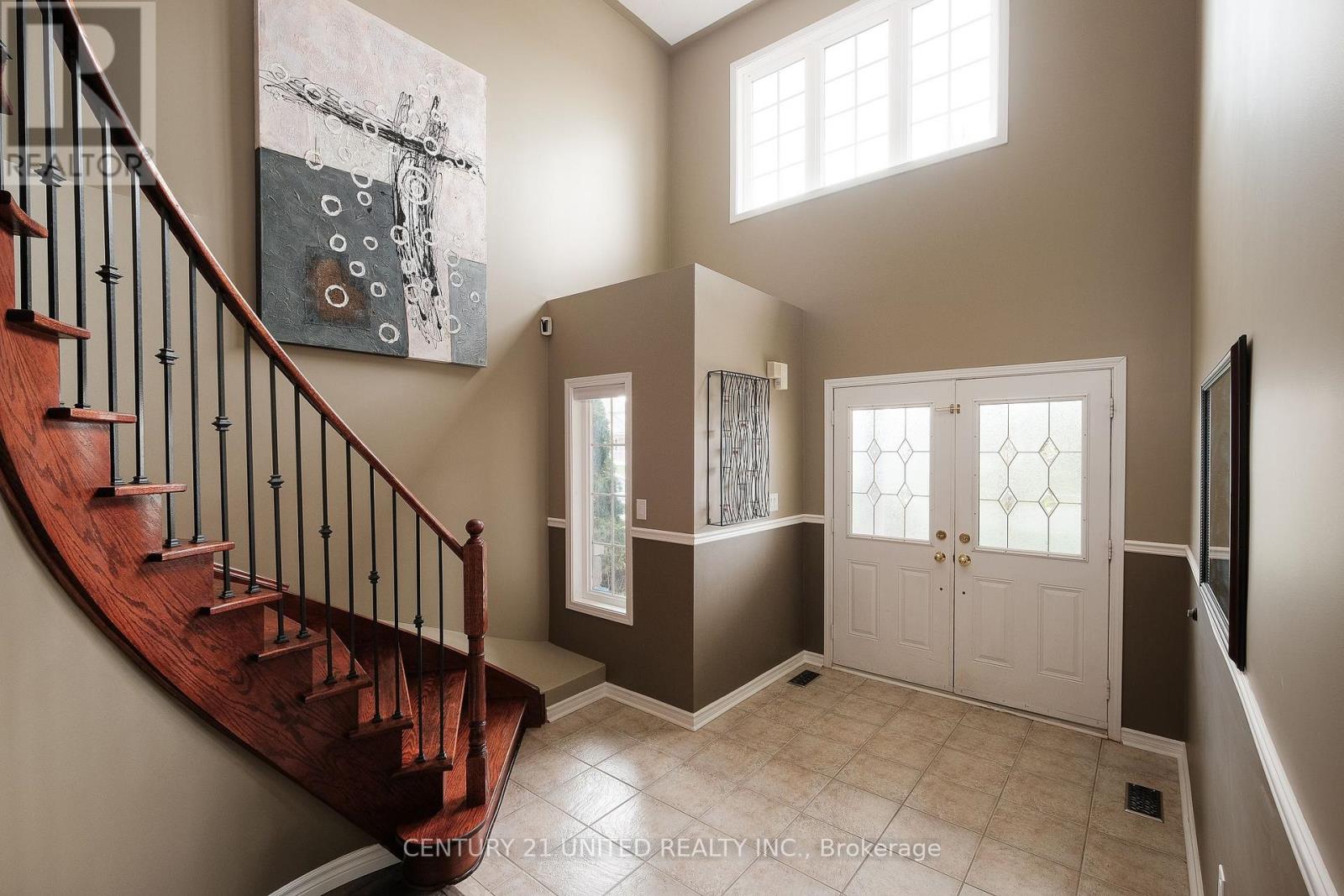 1403 Ireland Drive, Peterborough West (North), Ontario  K9K 0A7 - Photo 2 - X12137384