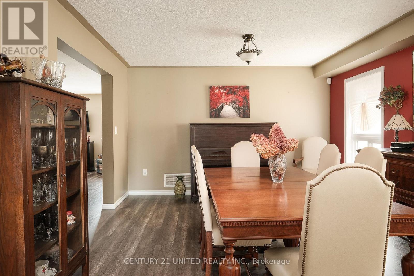 1403 Ireland Drive, Peterborough West (North), Ontario  K9K 0A7 - Photo 26 - X12137384
