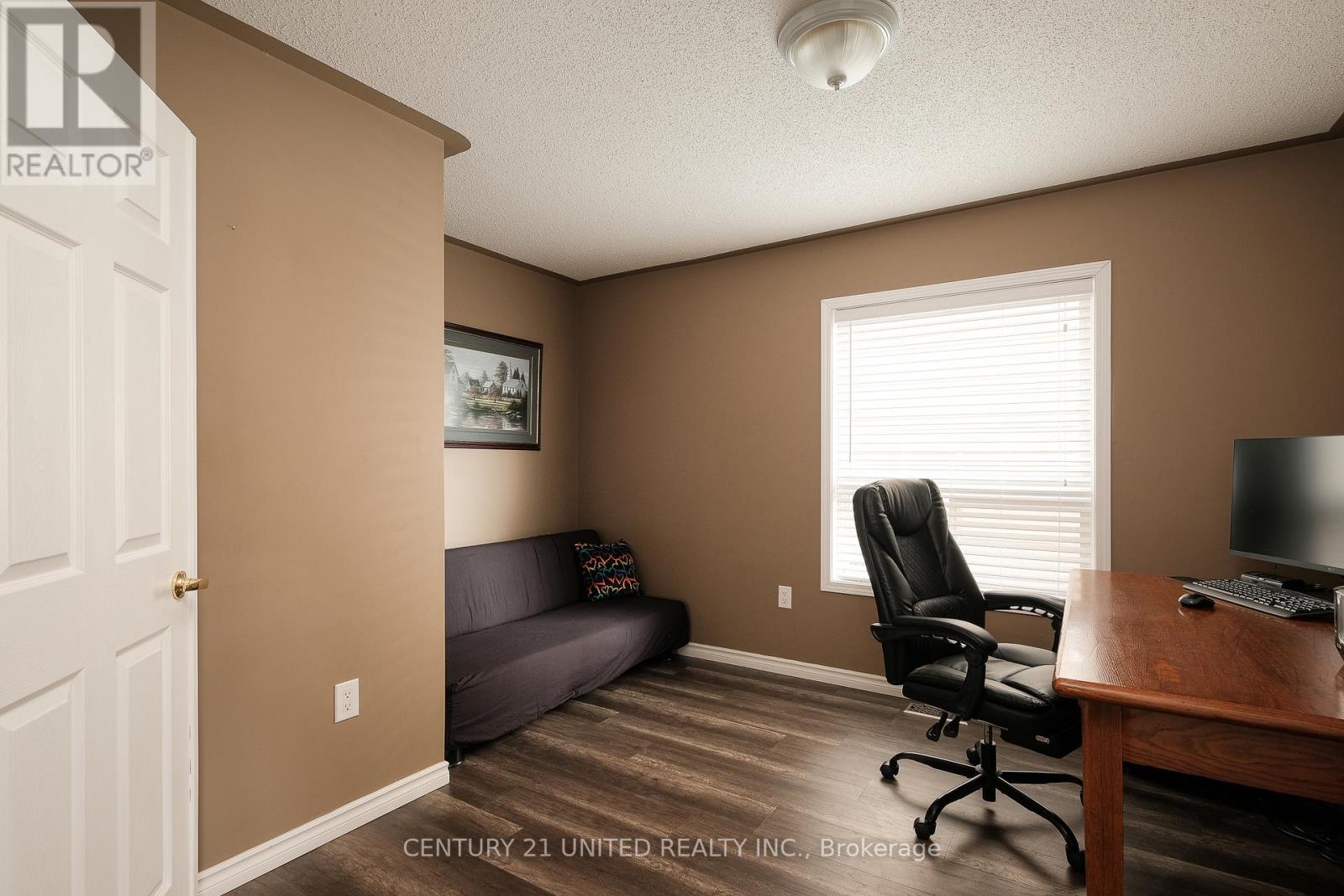 1403 Ireland Drive, Peterborough West (North), Ontario  K9K 0A7 - Photo 29 - X12137384