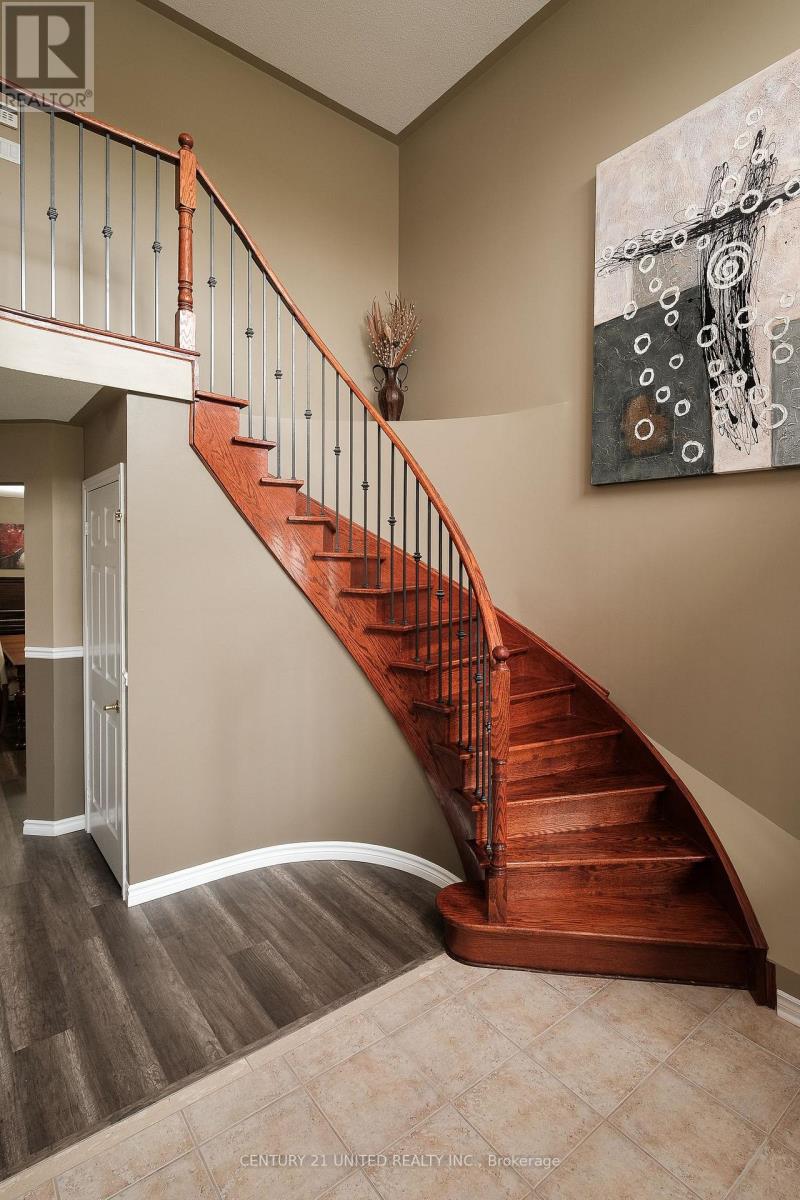 1403 Ireland Drive, Peterborough West (North), Ontario  K9K 0A7 - Photo 3 - X12137384