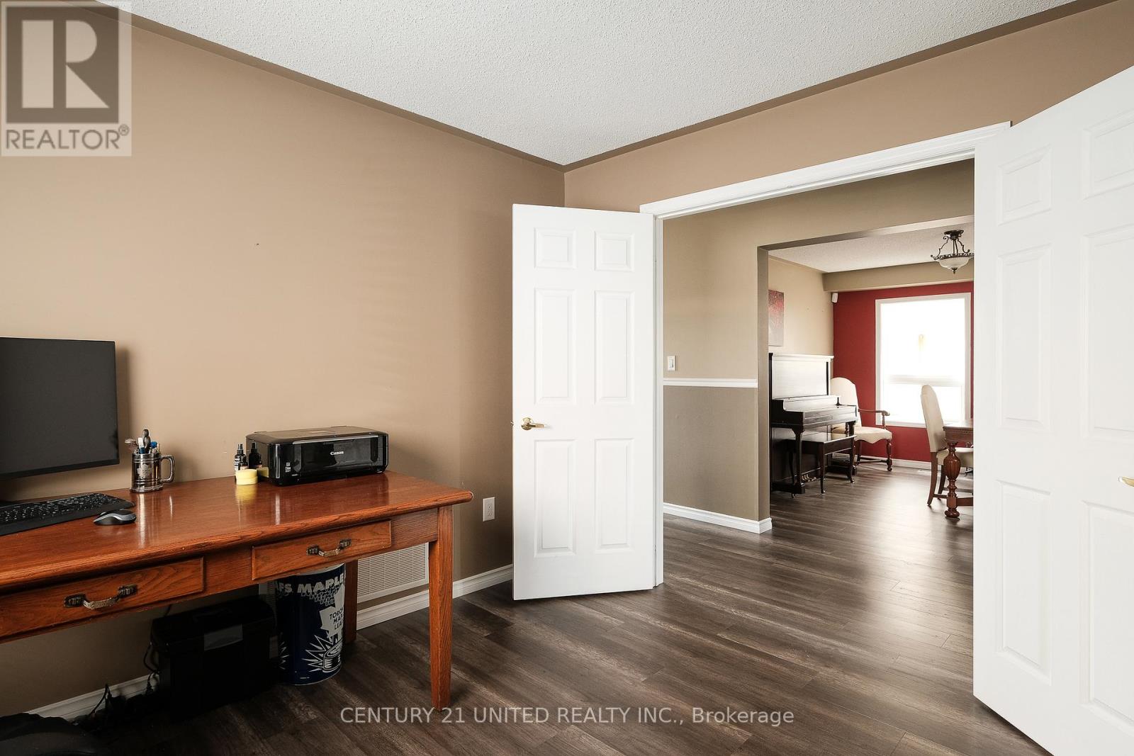 1403 Ireland Drive, Peterborough West (North), Ontario  K9K 0A7 - Photo 30 - X12137384
