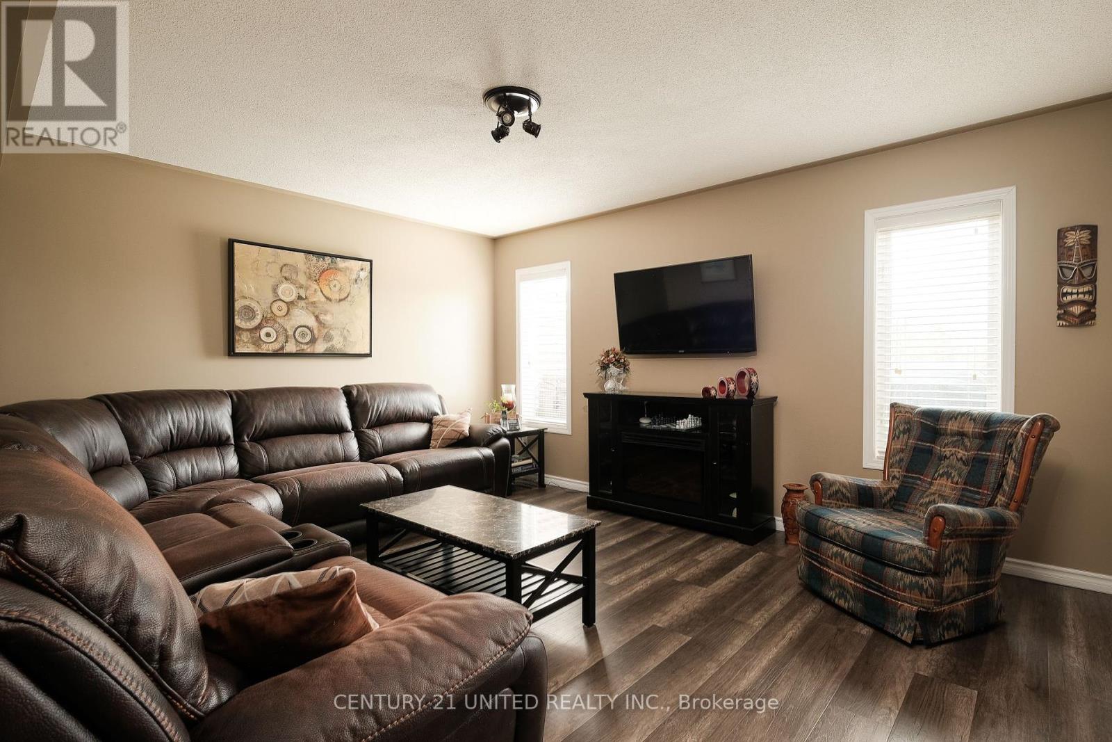 1403 Ireland Drive, Peterborough West (North), Ontario  K9K 0A7 - Photo 32 - X12137384