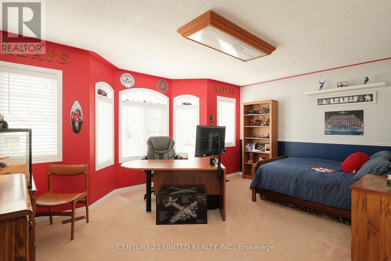 1403 Ireland Drive, Peterborough West (North), Ontario  K9K 0A7 - Photo 5 - X12137384