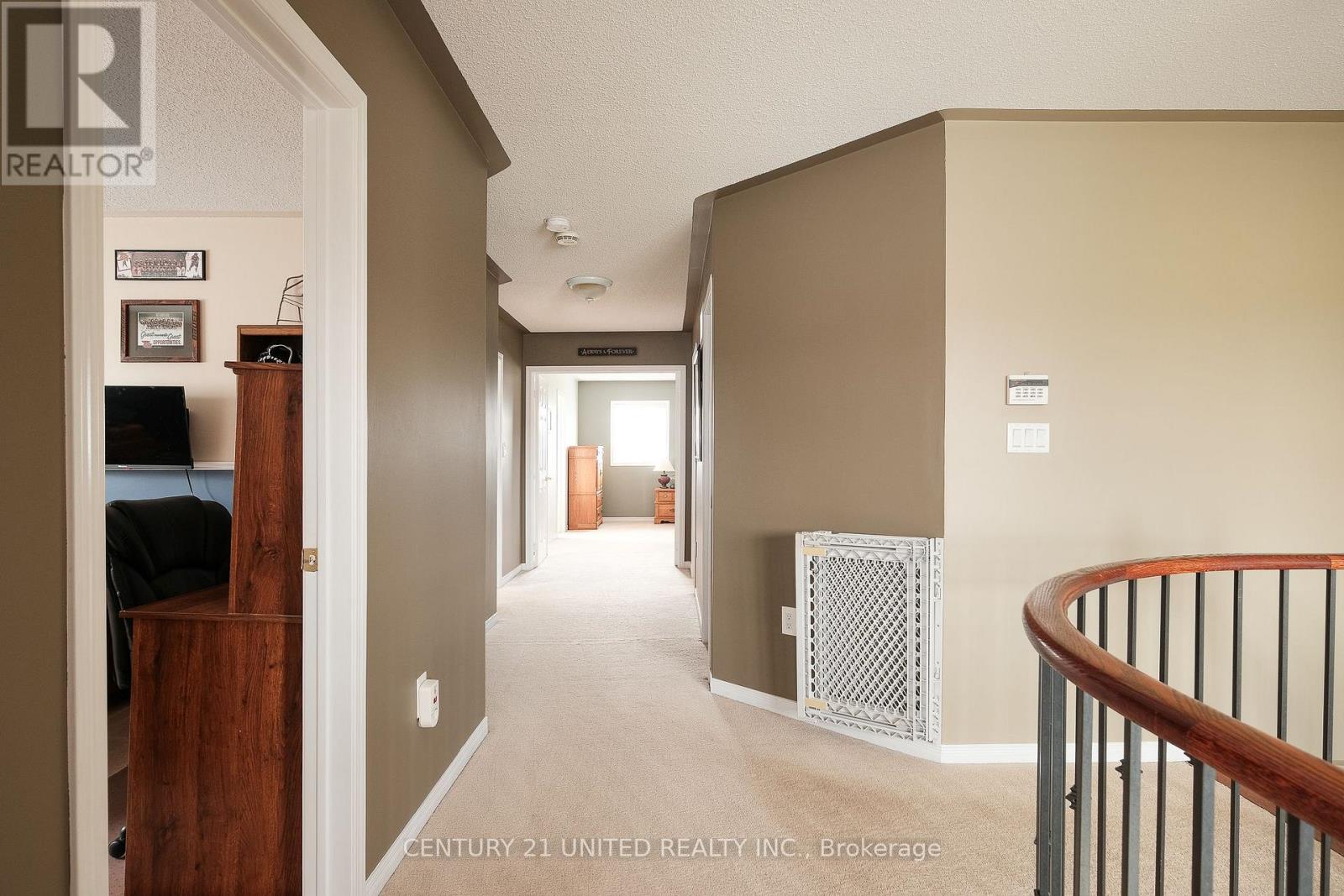 1403 Ireland Drive, Peterborough West (North), Ontario  K9K 0A7 - Photo 7 - X12137384