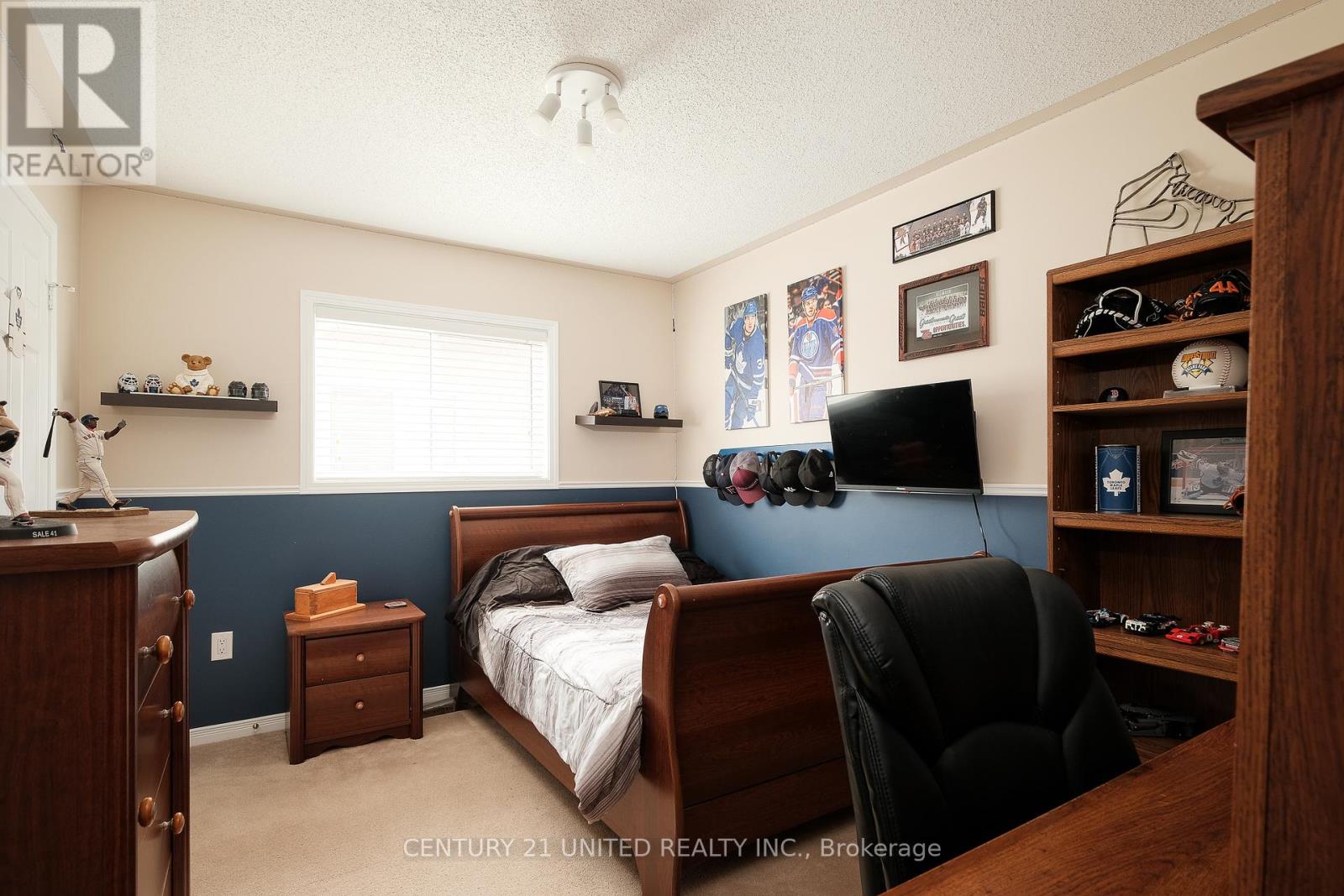 1403 Ireland Drive, Peterborough West (North), Ontario  K9K 0A7 - Photo 8 - X12137384