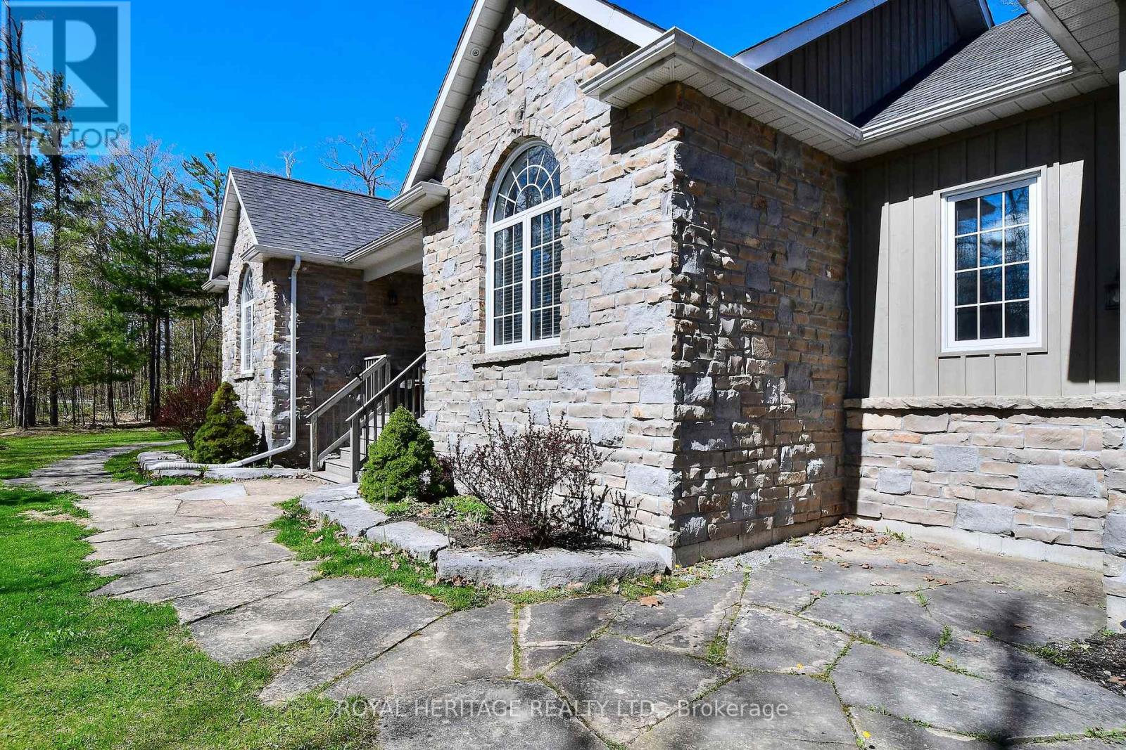 134 Mitchell Crescent, Trent Lakes, Ontario  K0L 1J0 - Photo 2 - X12137388