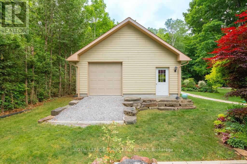 60 Mystic Point Road, Trent Lakes, Ontario  K0L 1J0 - Photo 9 - X12137395