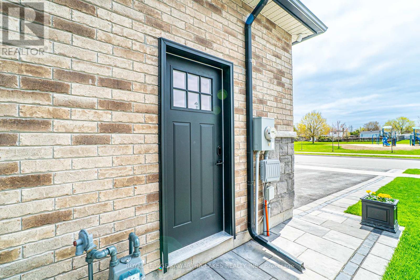 24 Alcorn Drive, Kawartha Lakes (Lindsay), Ontario  K9V 0N1 - Photo 42 - X12137614