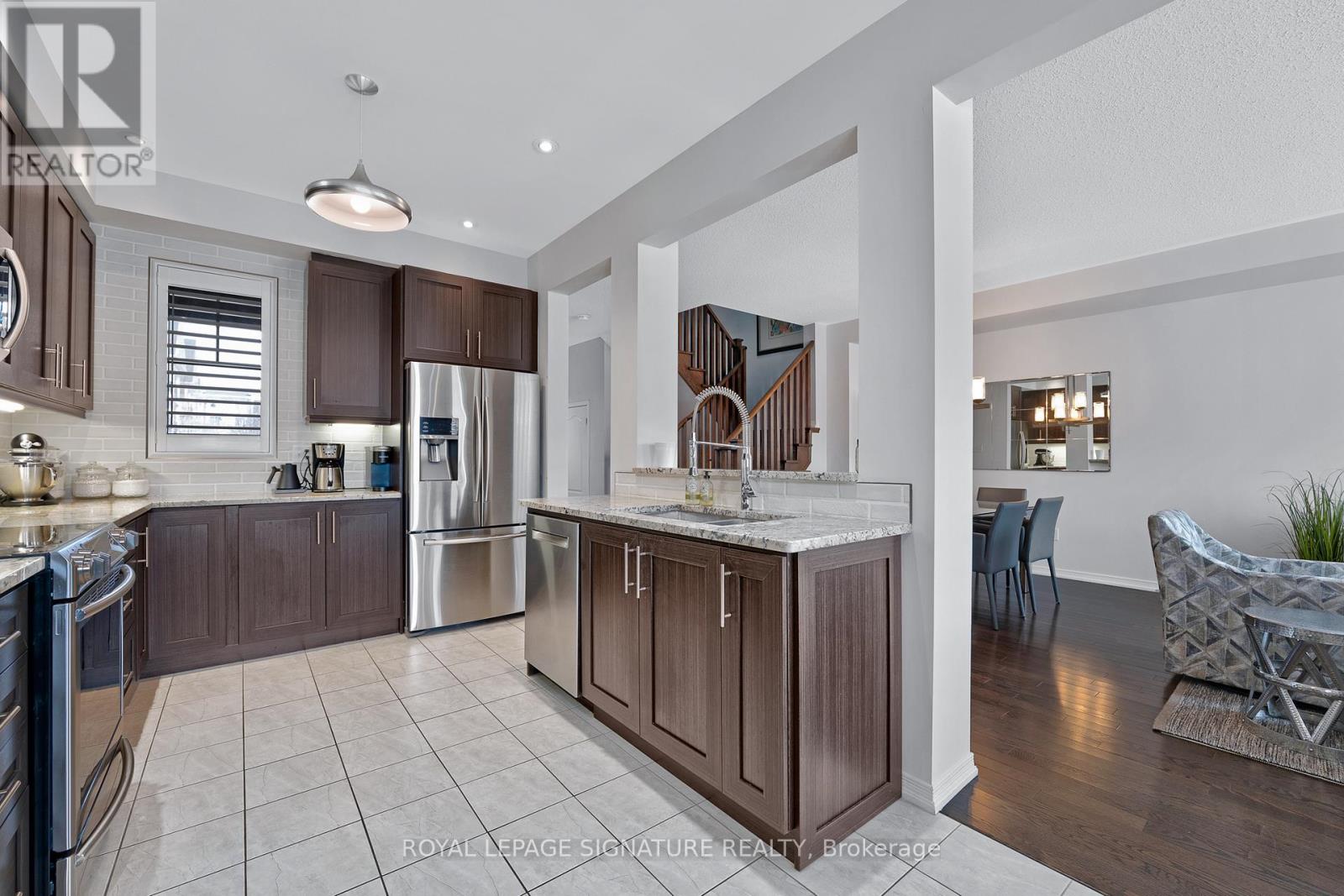 322 Lakebreeze Drive, Clarington (Newcastle), Ontario  L1B 0A1 - Photo 10 - E12137364
