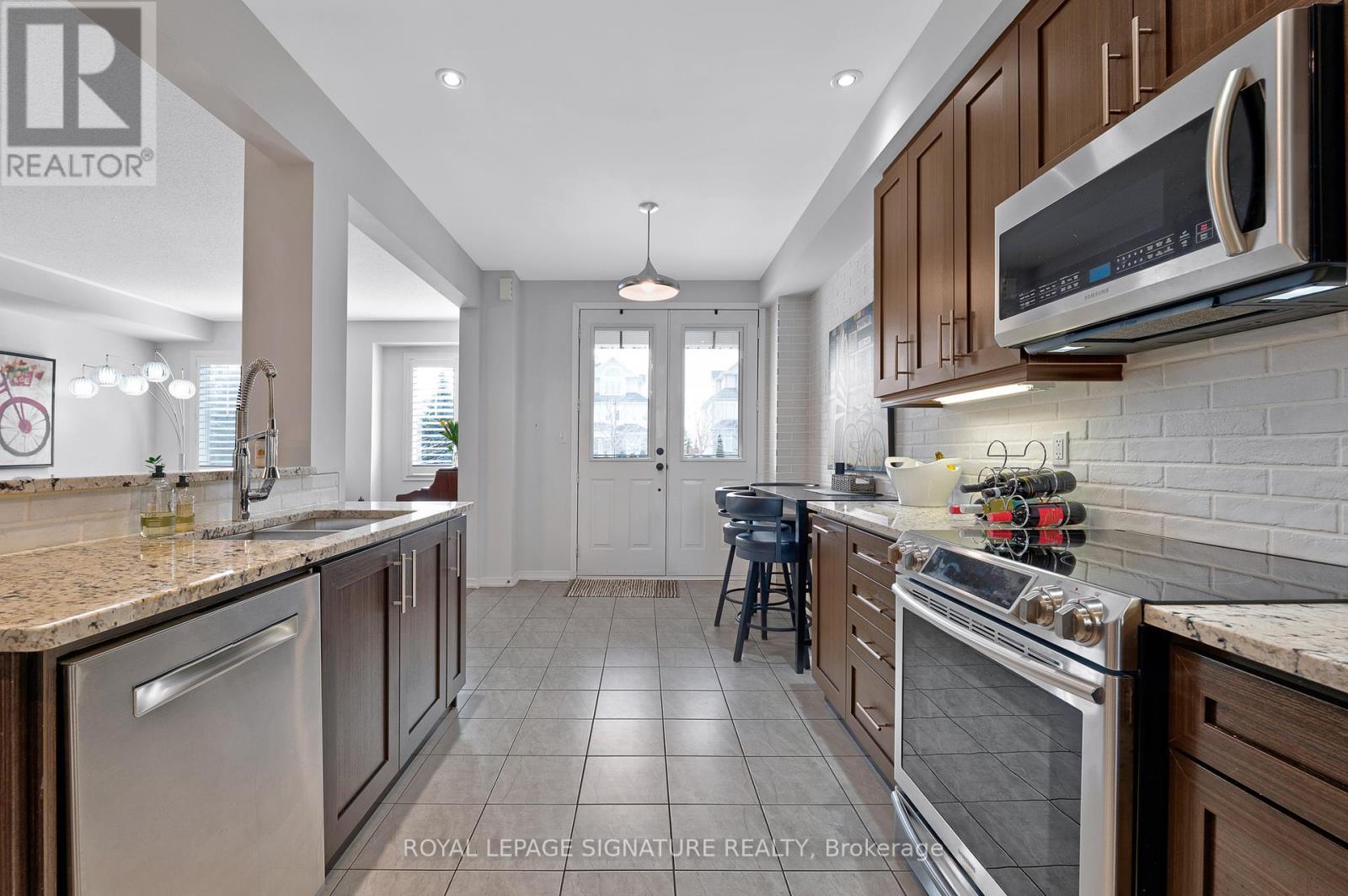 322 Lakebreeze Drive, Clarington (Newcastle), Ontario  L1B 0A1 - Photo 12 - E12137364