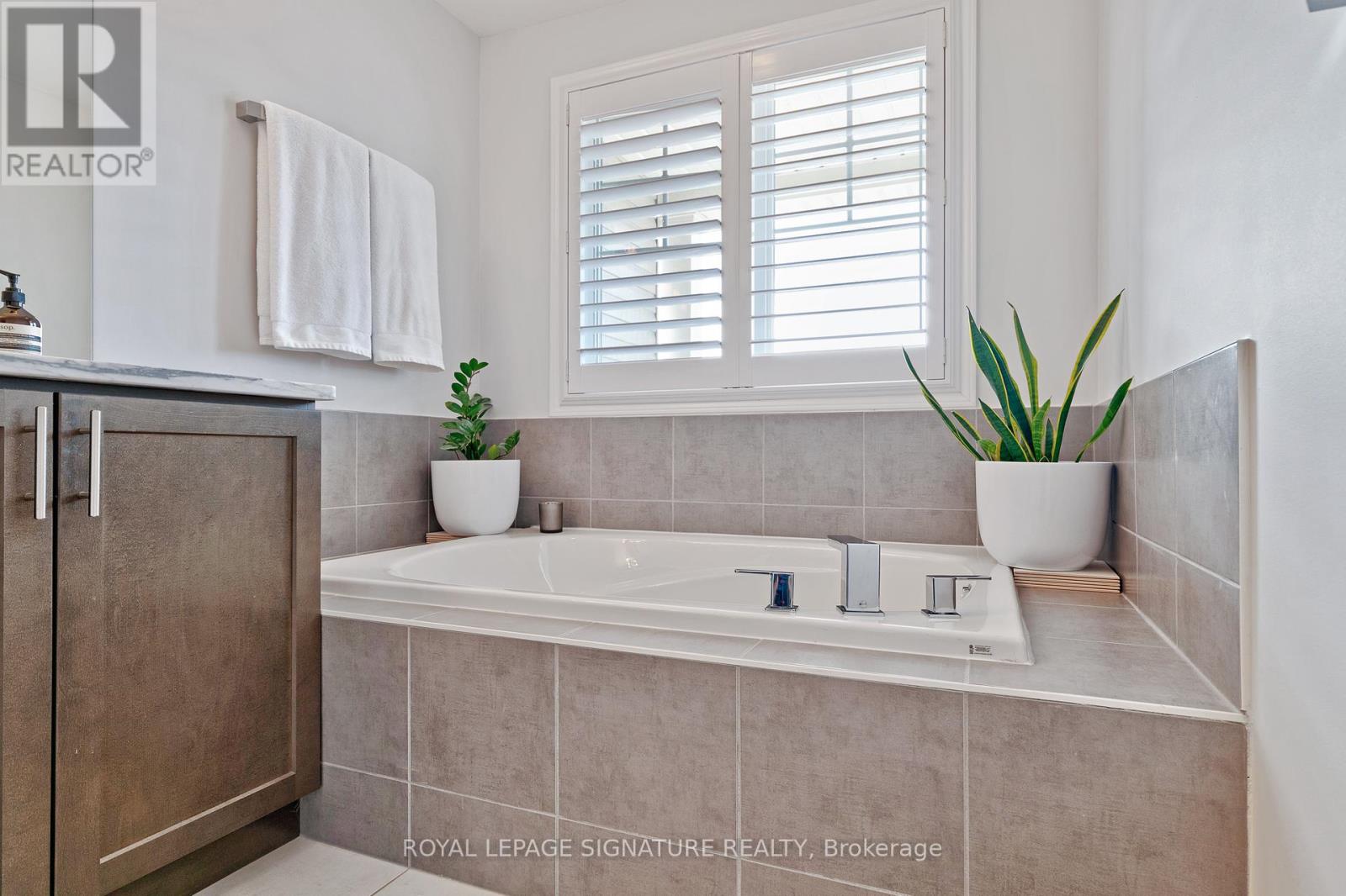 322 Lakebreeze Drive, Clarington (Newcastle), Ontario  L1B 0A1 - Photo 22 - E12137364