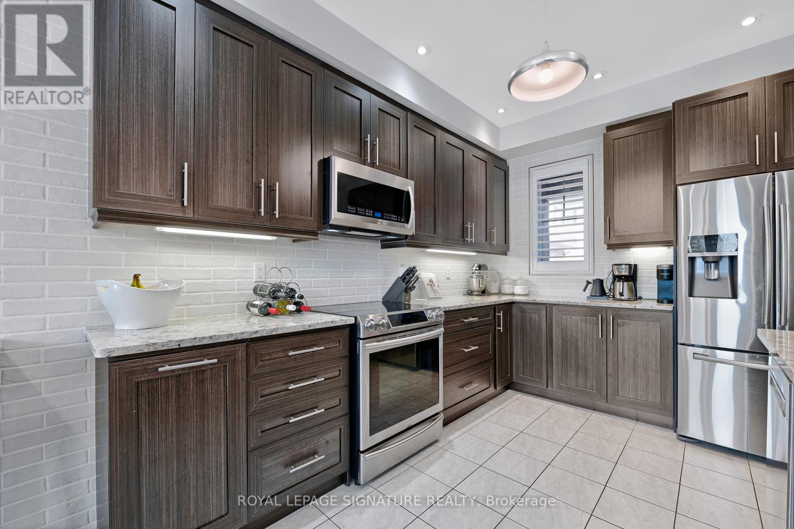 322 Lakebreeze Drive, Clarington (Newcastle), Ontario  L1B 0A1 - Photo 9 - E12137364