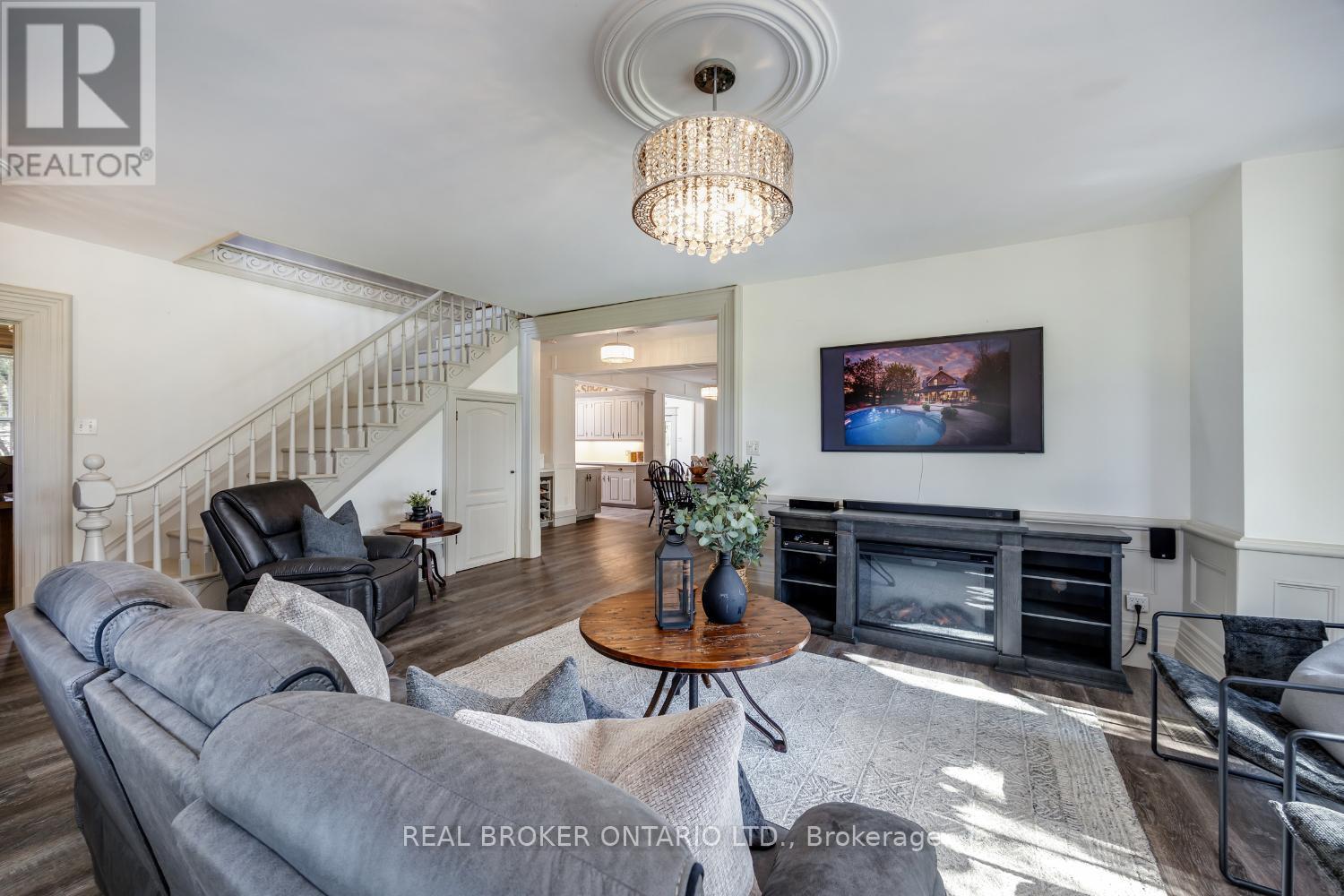 832 Highway 7a, Kawartha Lakes (Manvers), Ontario  L0A 1A0 - Photo 17 - X12137975