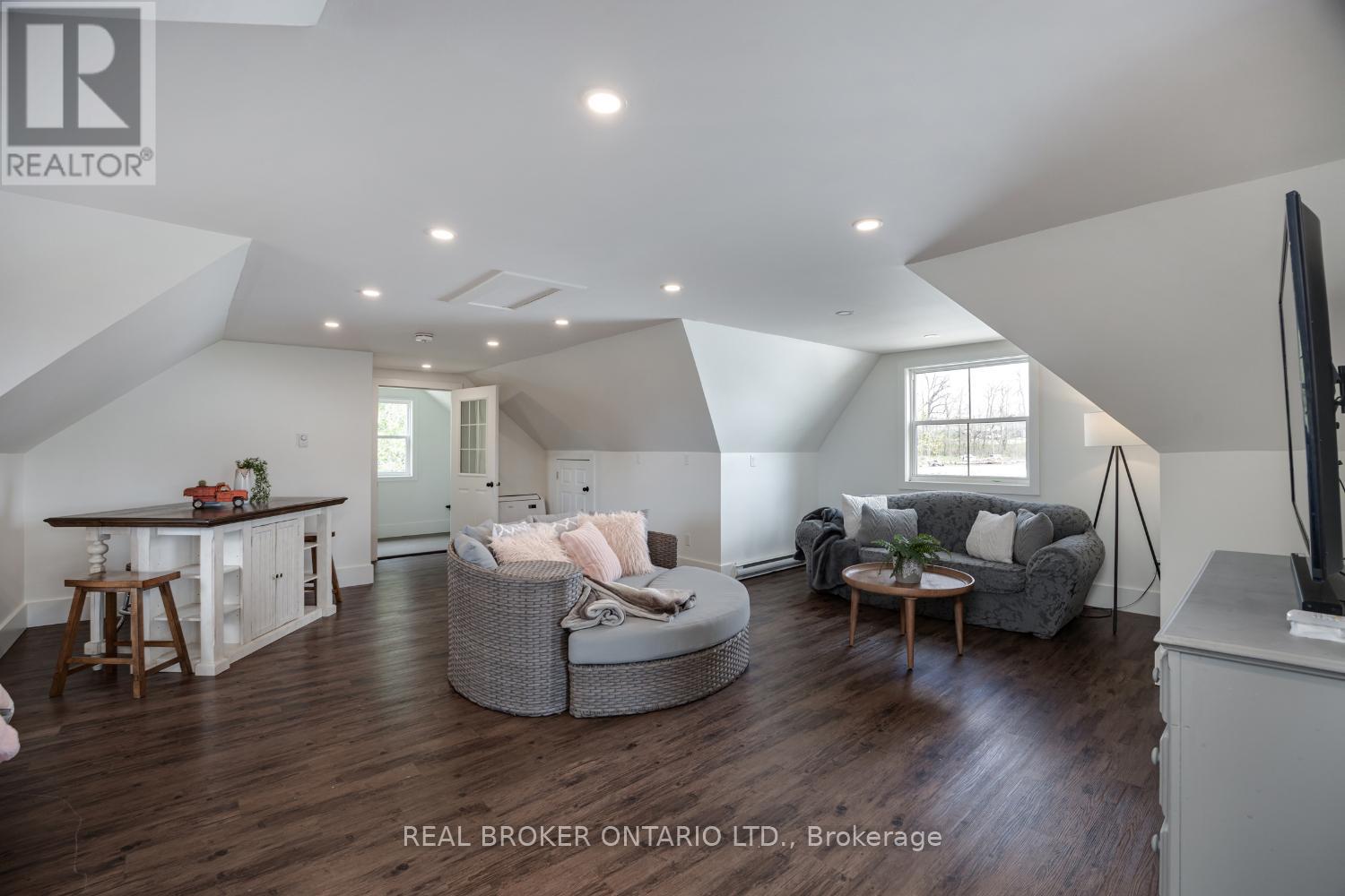 832 Highway 7a, Kawartha Lakes (Manvers), Ontario  L0A 1A0 - Photo 38 - X12137975