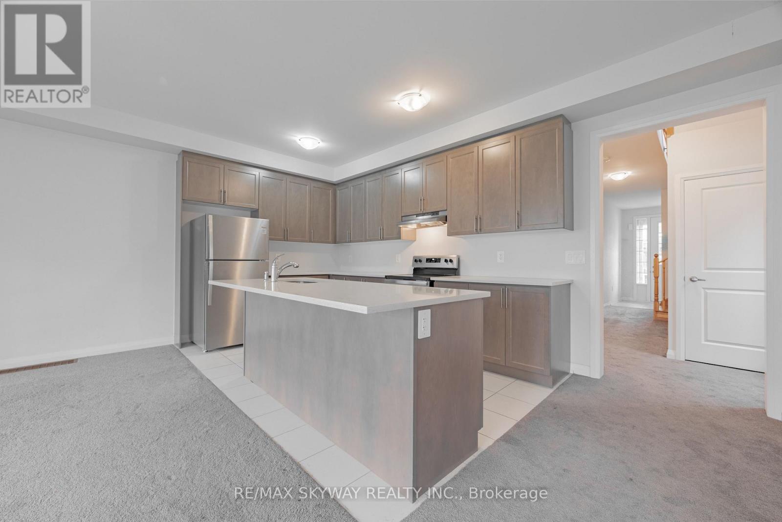 26 Corley Street, Kawartha Lakes (Lindsay), Ontario  K9V 5R8 - Photo 11 - X12137719