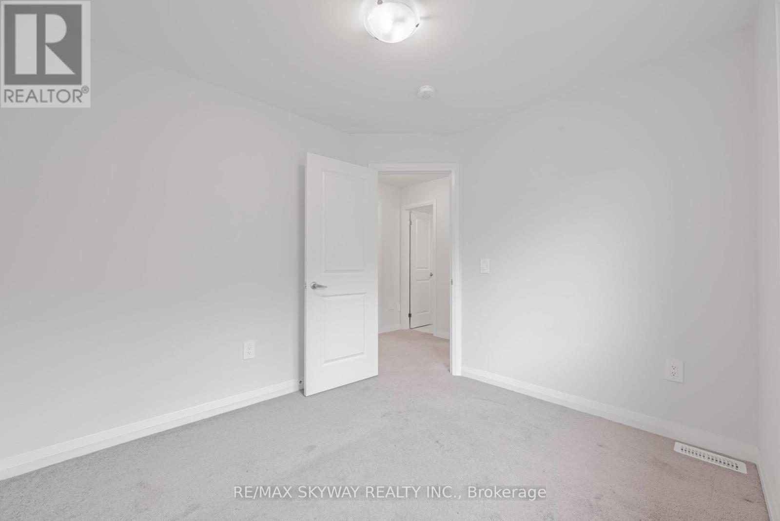26 Corley Street, Kawartha Lakes (Lindsay), Ontario  K9V 5R8 - Photo 32 - X12137719
